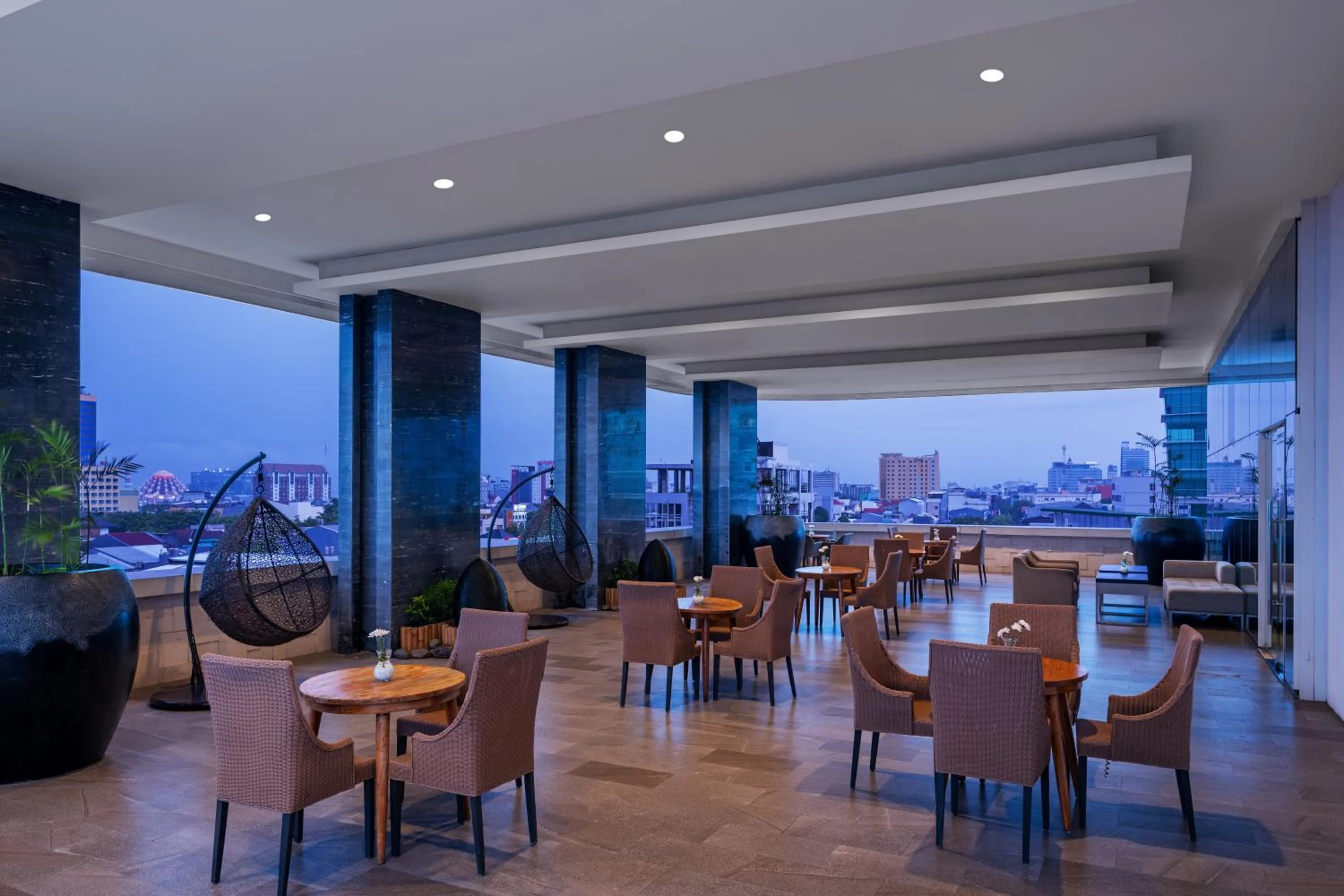 Restaurant/places to eat in Melia Makassar