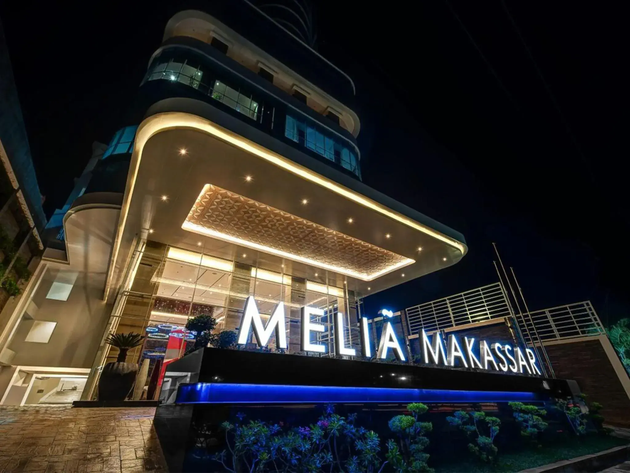 Facade/entrance in Melia Makassar Facade/entrance in Melia Makassar