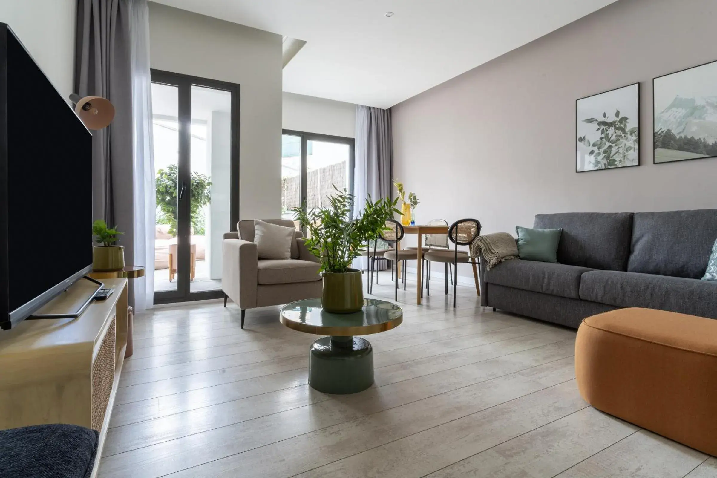 Two-Bedroom Apartment with terrace (Ground Floor) in Limehome Barcelona Rector Triadó Two-Bedroom Apartment with terrace (Ground Floor) in Limehome Barcelona Rector Triadó
