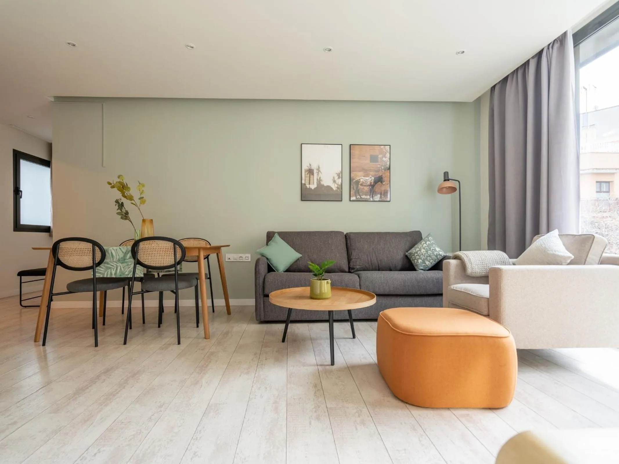 Living room in Limehome Barcelona Rector Triadó