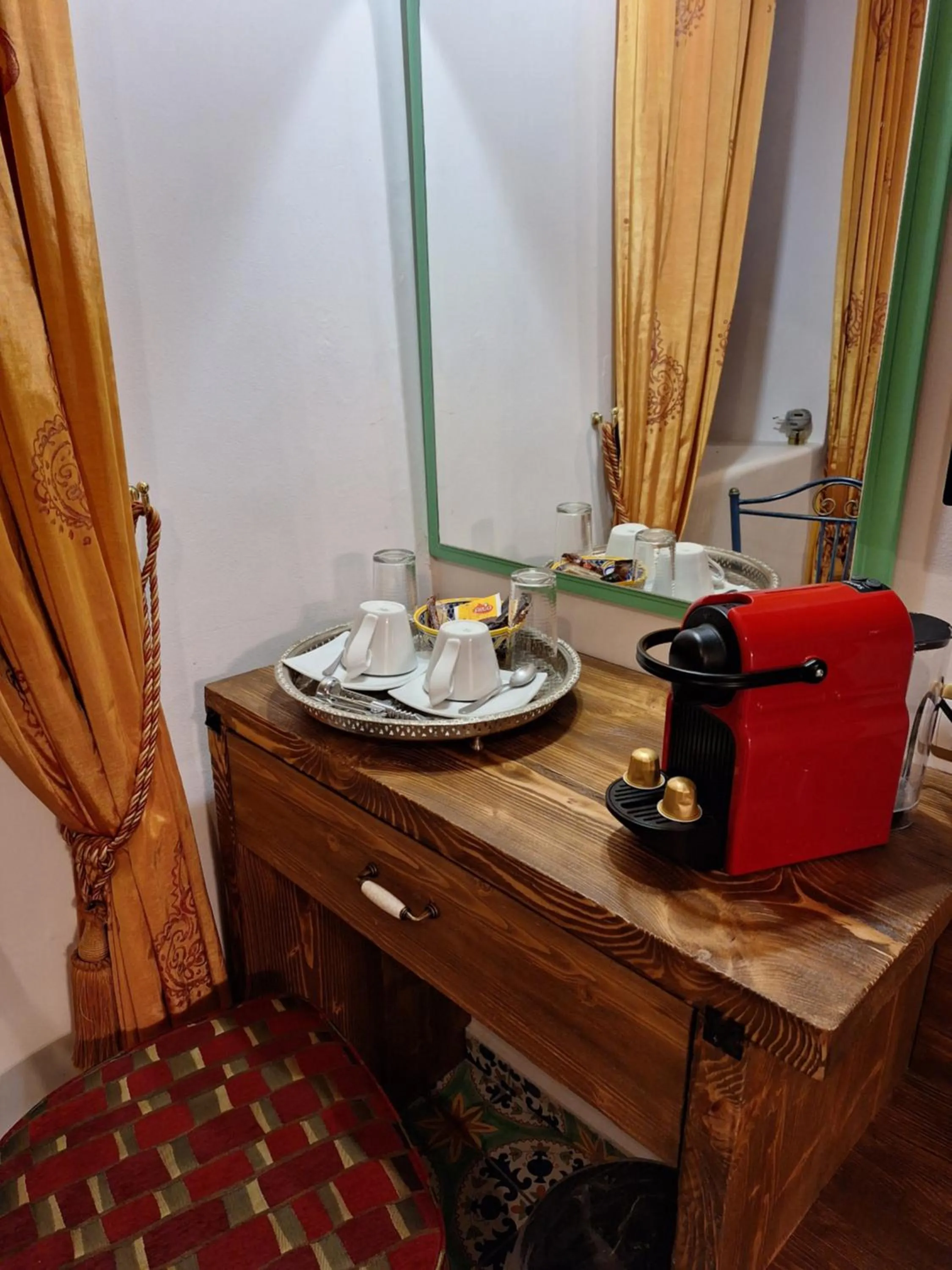 Coffee/tea facilities in Nikos Takis Fashion Boutique Hotel