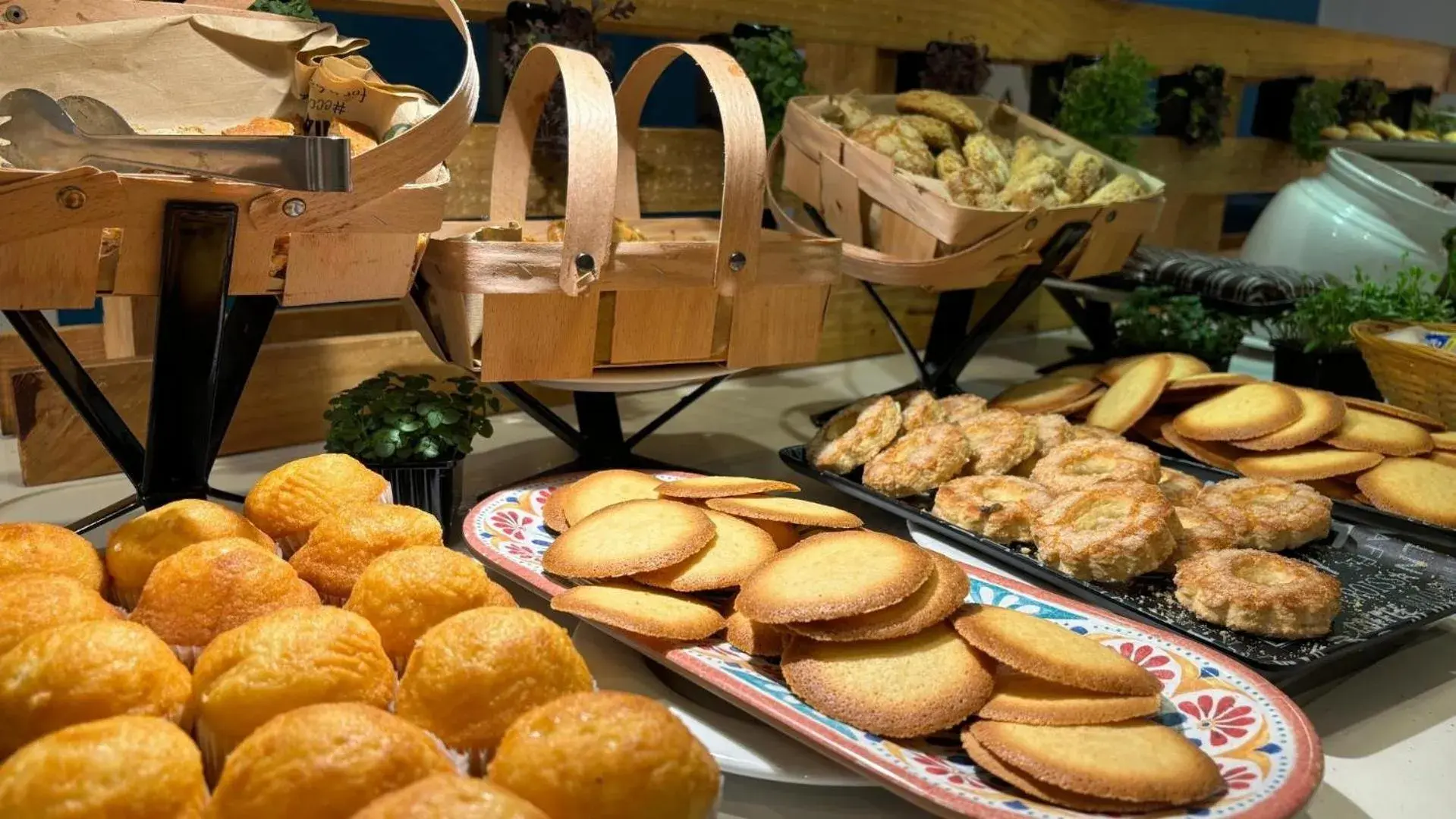 Restaurant/places to eat in Evenia Olympic Palace Restaurant/places to eat in Evenia Olympic Palace