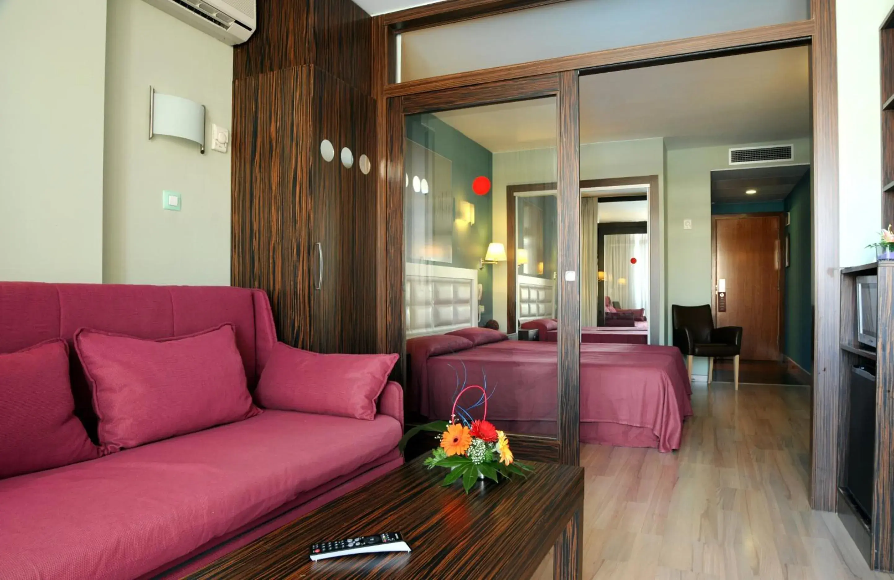 Photo of the whole room, Bed in Evenia Olympic Palace Photo of the whole room, Bed in Evenia Olympic Palace