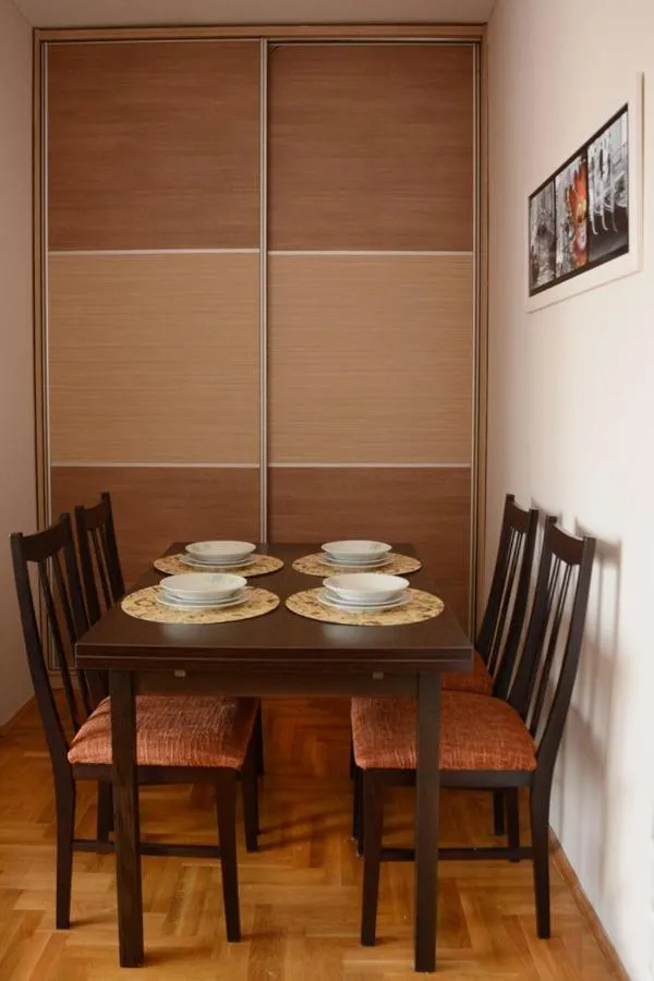 Food and drinks in Love Apartment
