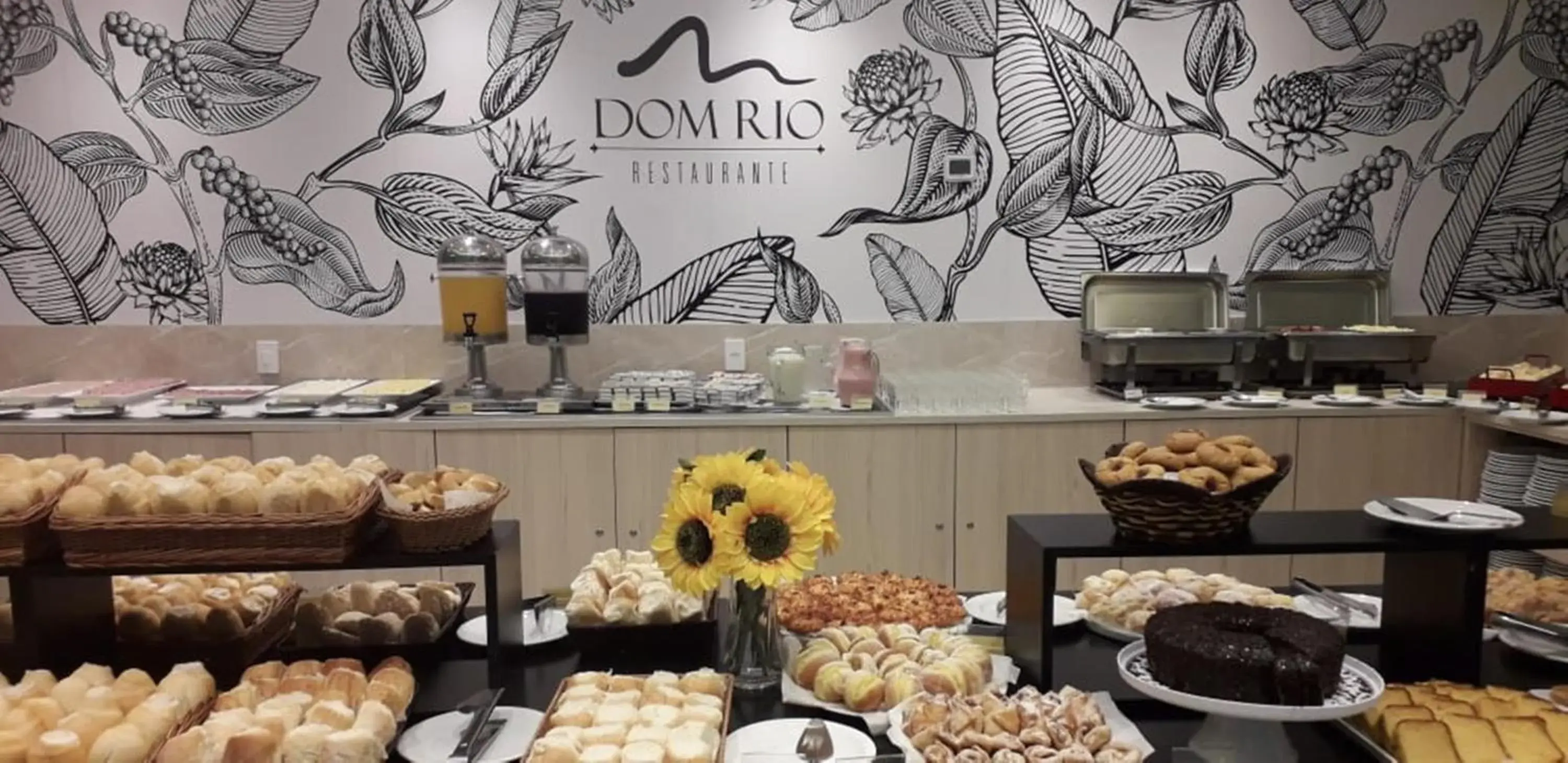 Food and drinks in Wyndham Rio Barra Food and drinks in Wyndham Rio Barra