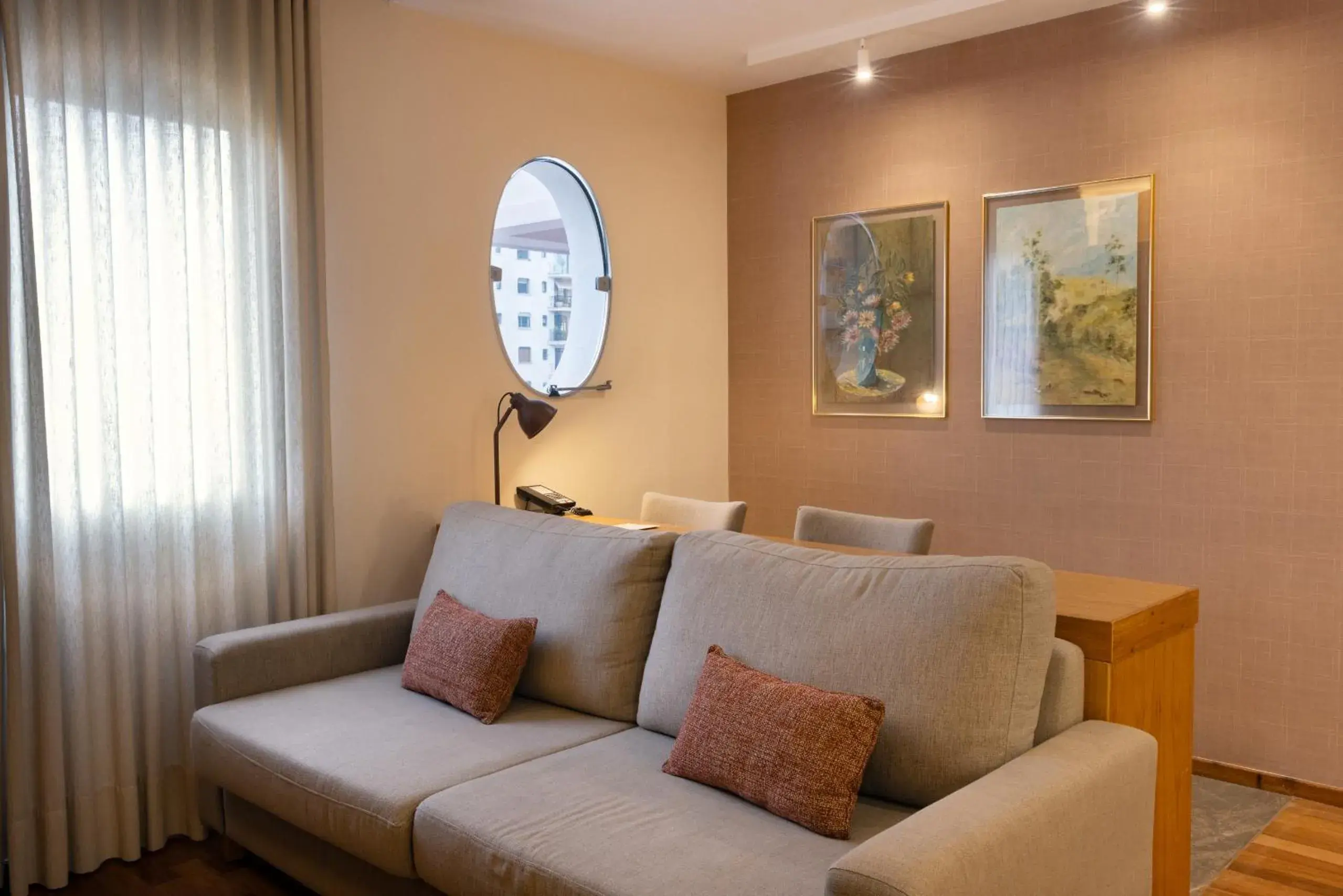 Living room in Regent Park Suite Hotel Living room in Regent Park Suite Hotel