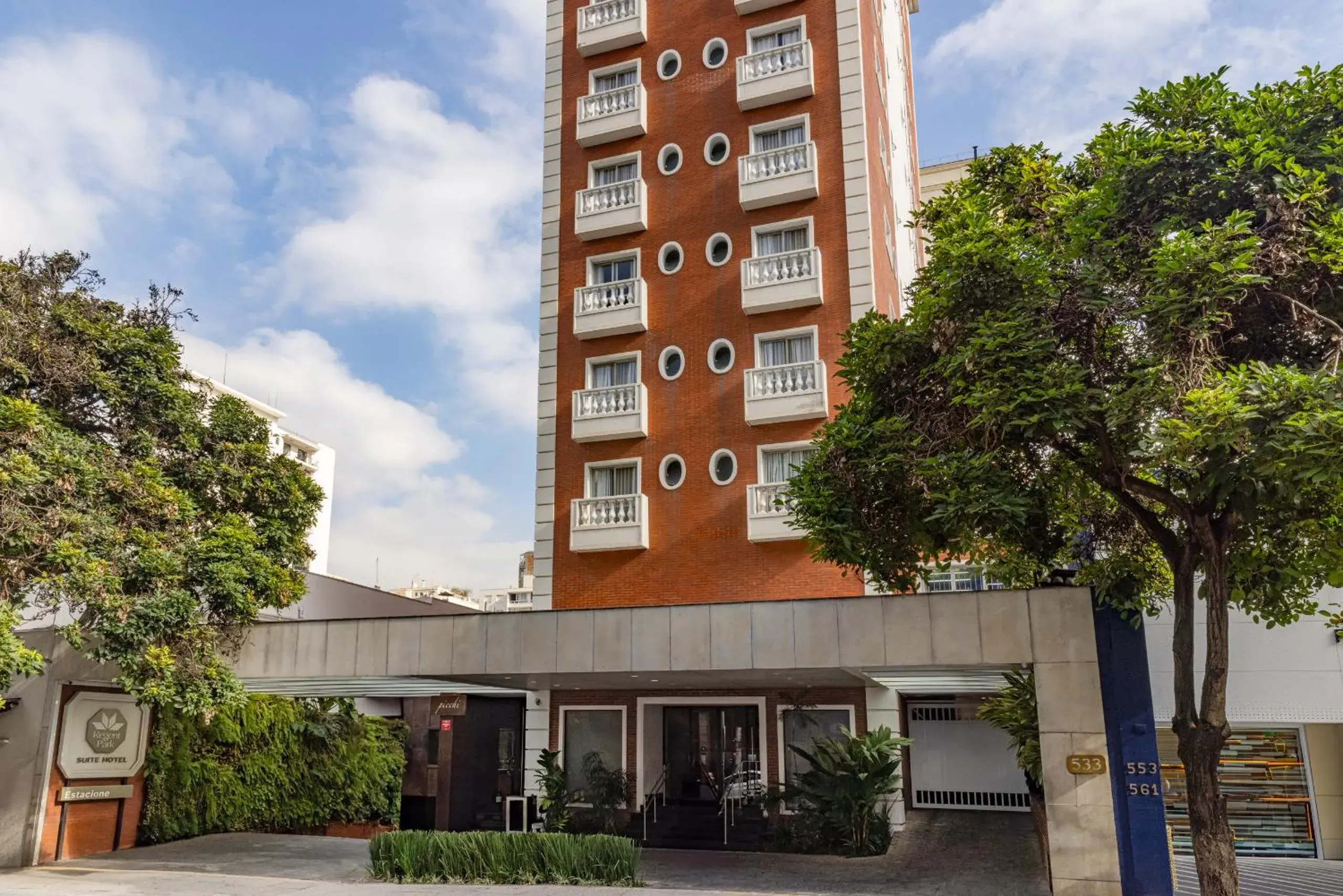 Property building in Regent Park Suite Hotel Property building in Regent Park Suite Hotel
