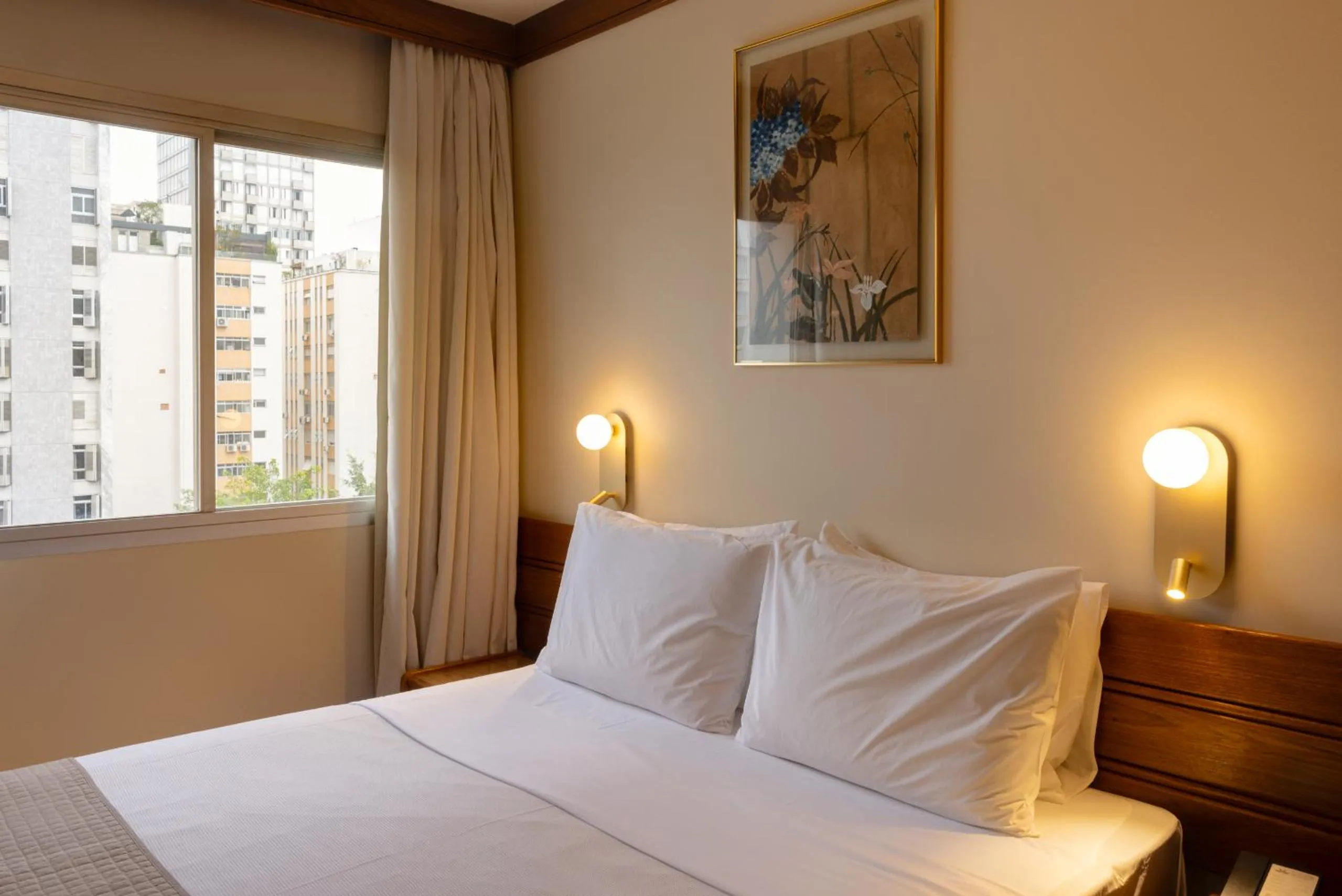 Bedroom, Bed in Regent Park Suite Hotel