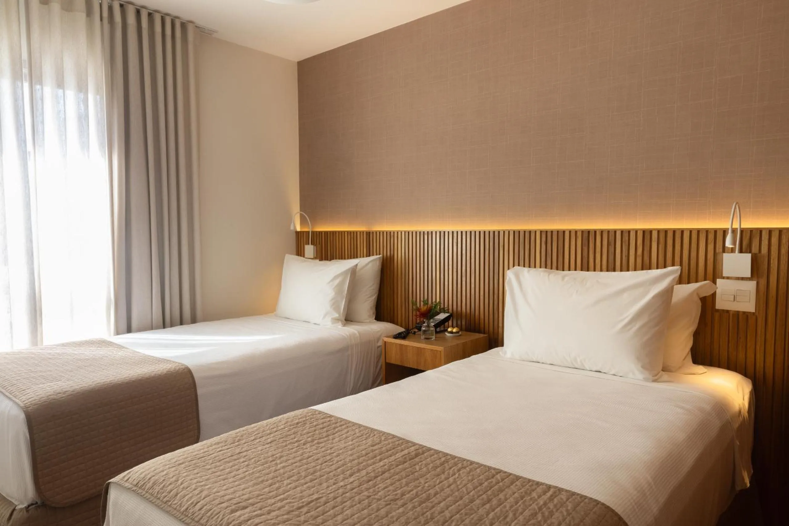 Bedroom, Bed in Regent Park Suite Hotel