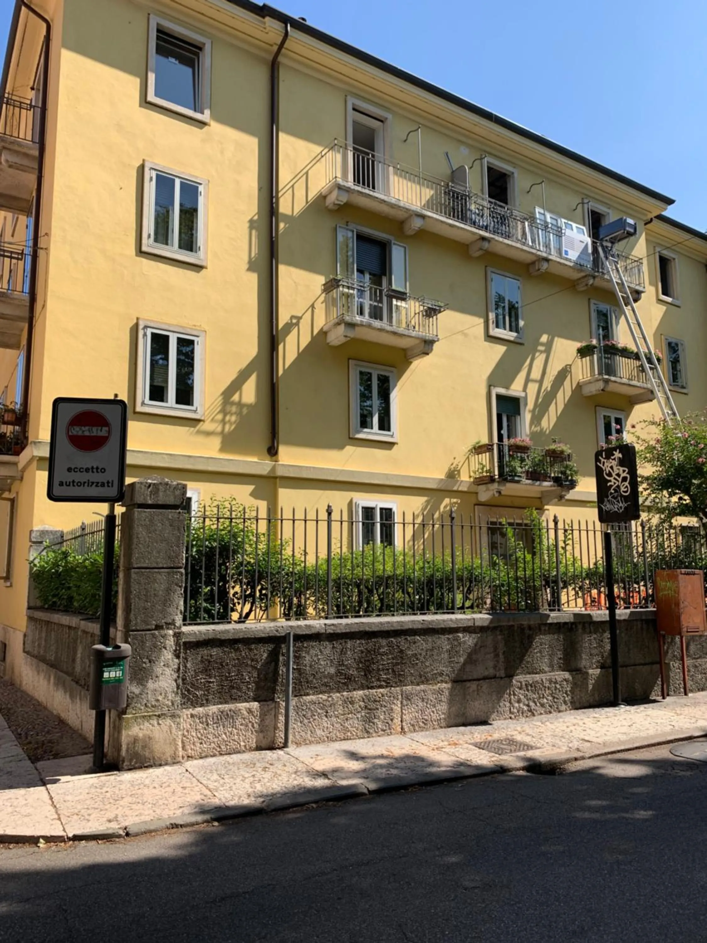 Property building in Notti sull'Adige