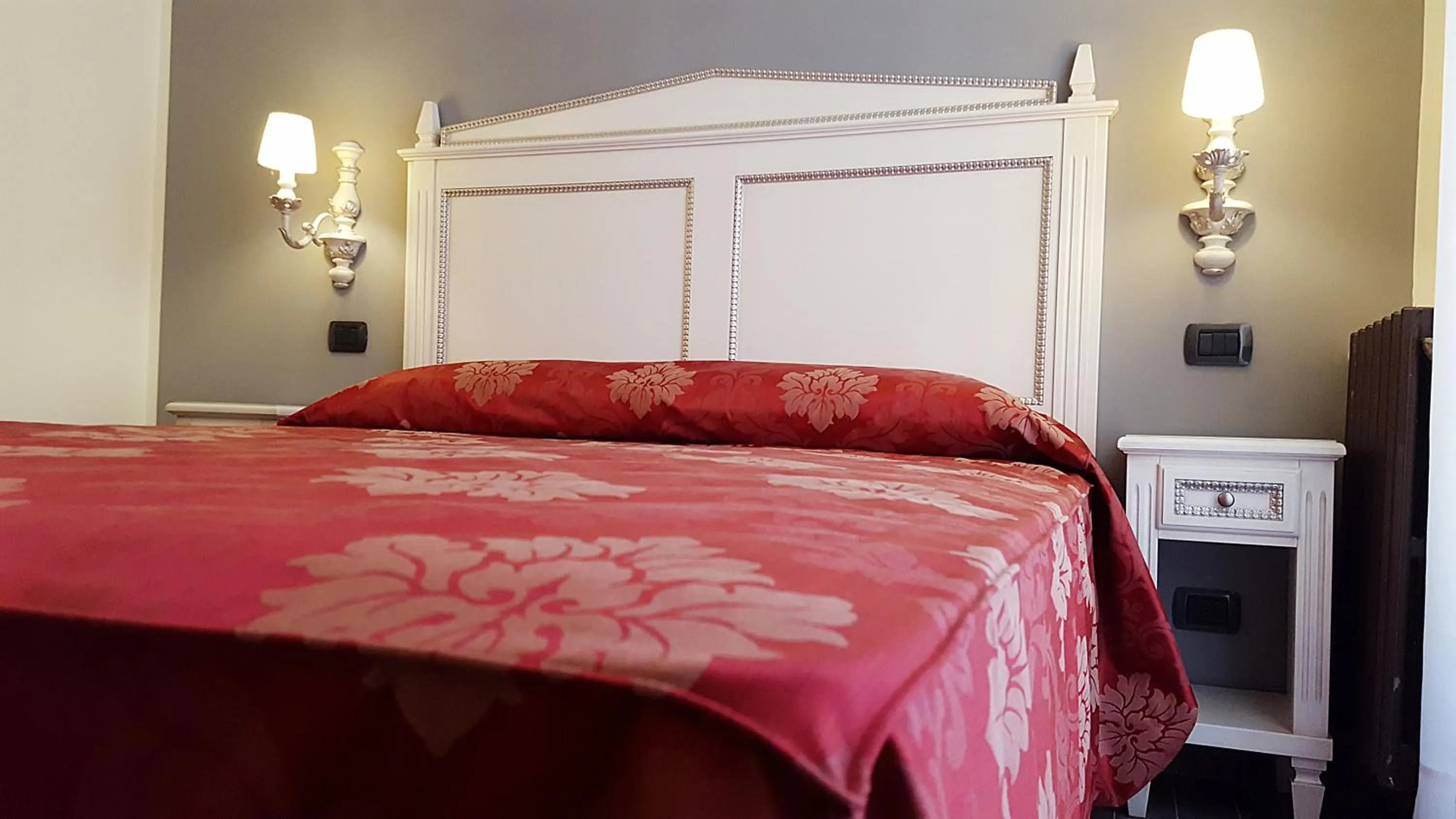 Photo of the whole room, Bed in Notti sull'Adige