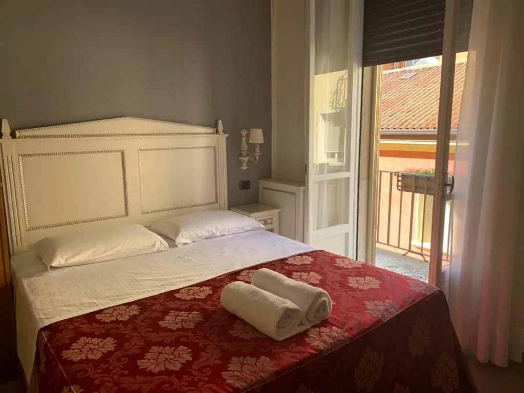 Photo of the whole room, Bed in Notti sull'Adige