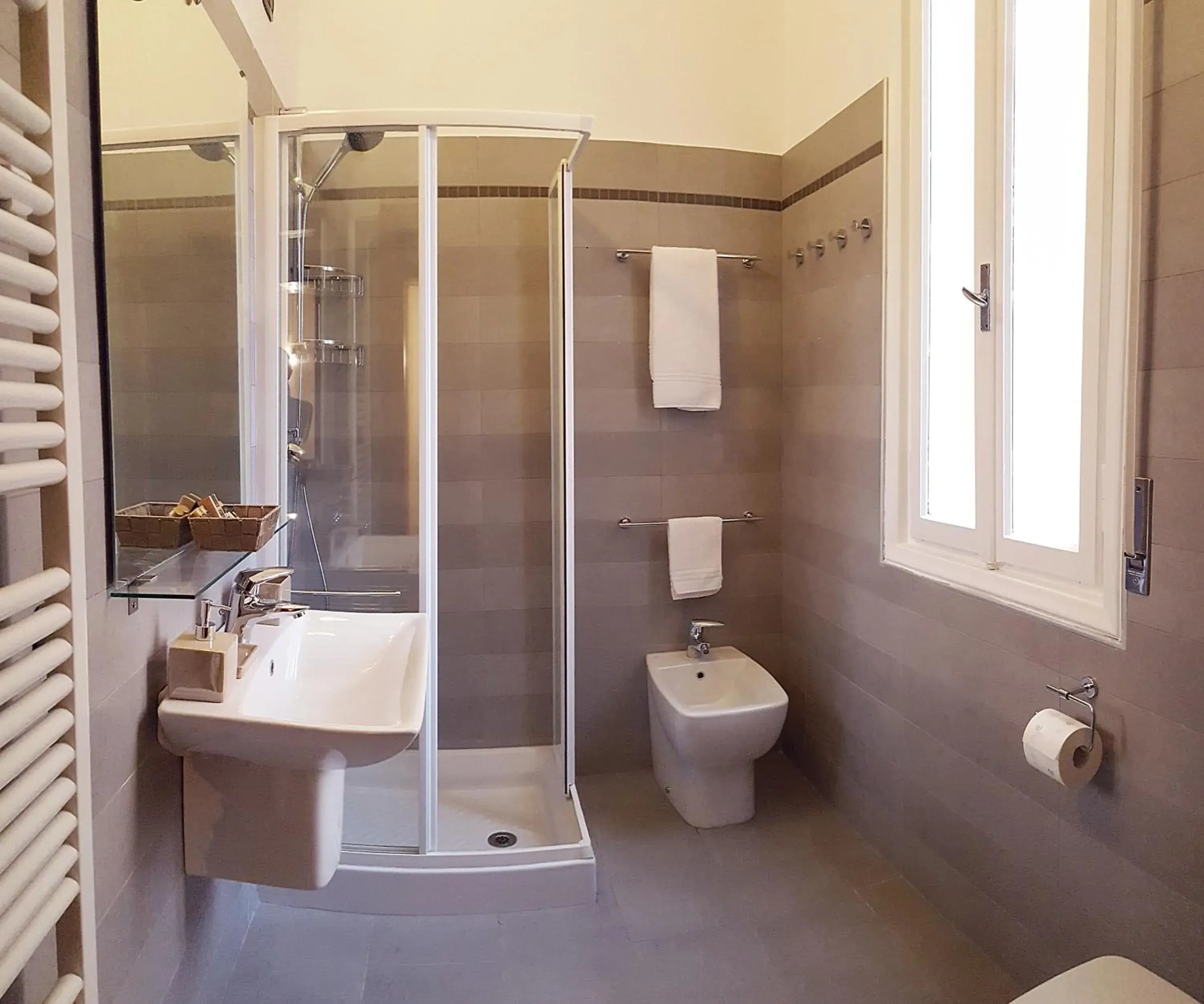 Double Room with Private Bathroom in Notti sull'Adige Double Room with Private Bathroom in Notti sull'Adige