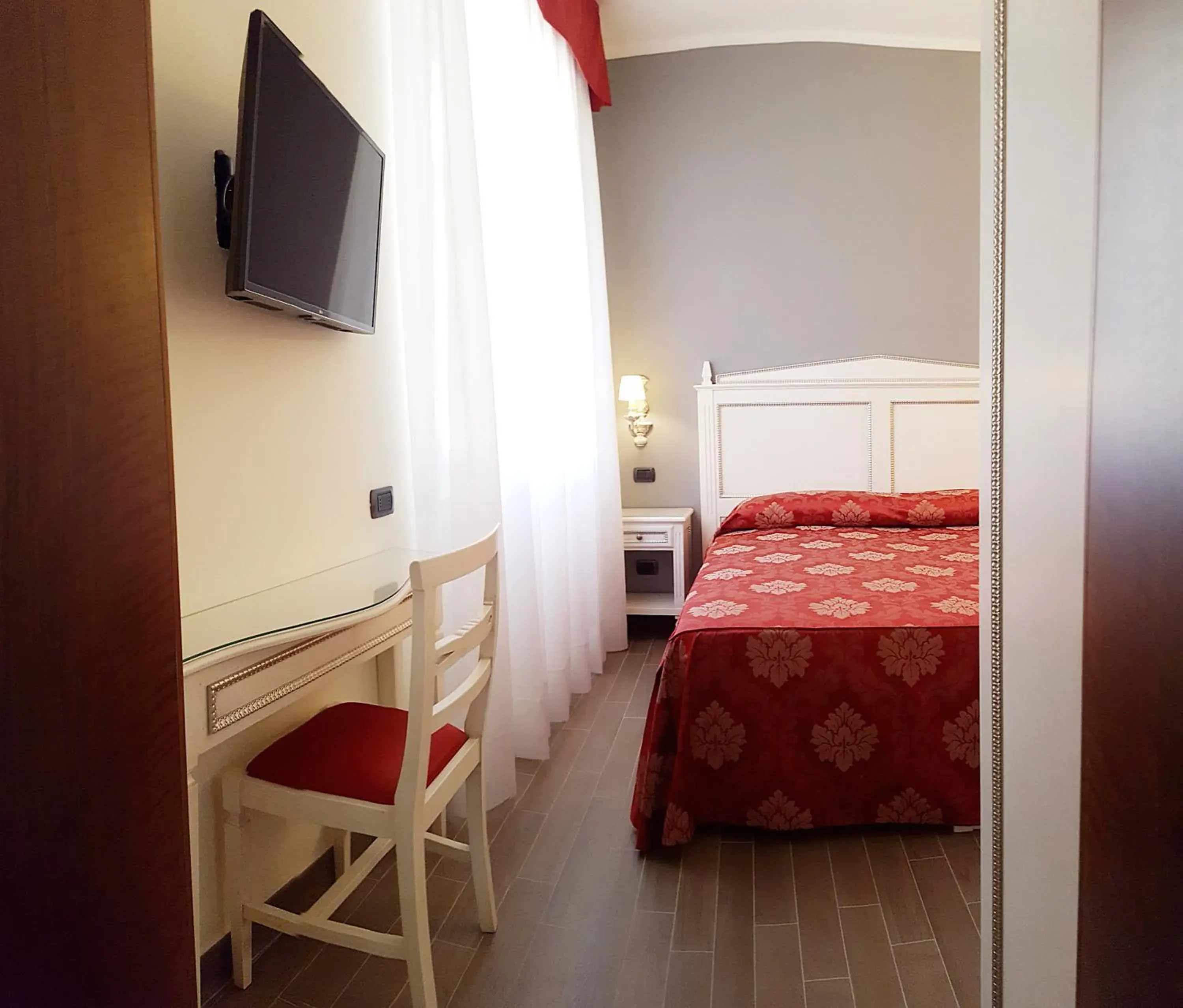 Double Room with Private Bathroom in Notti sull'Adige Double Room with Private Bathroom in Notti sull'Adige