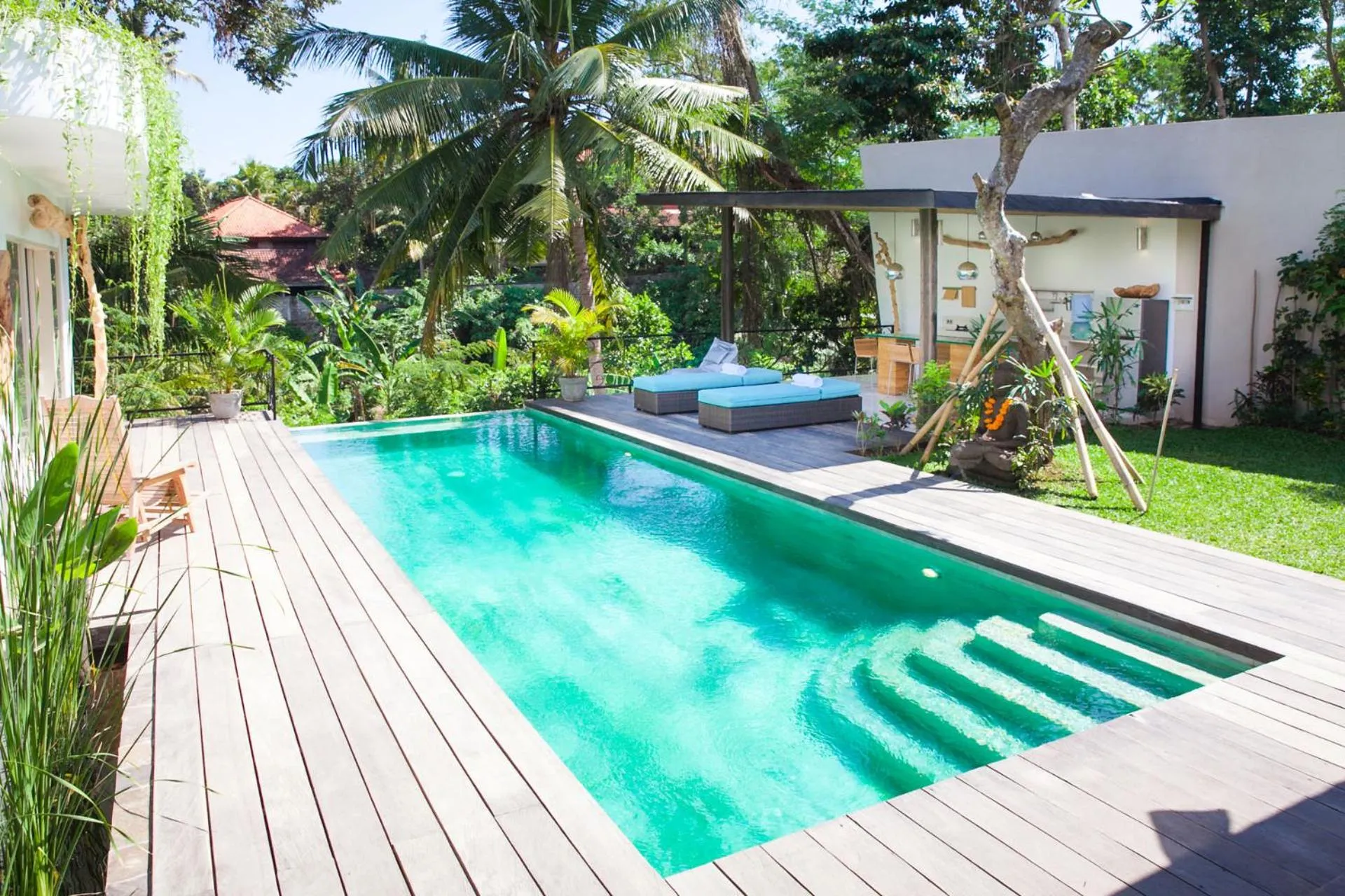 Property building in Mana Sari