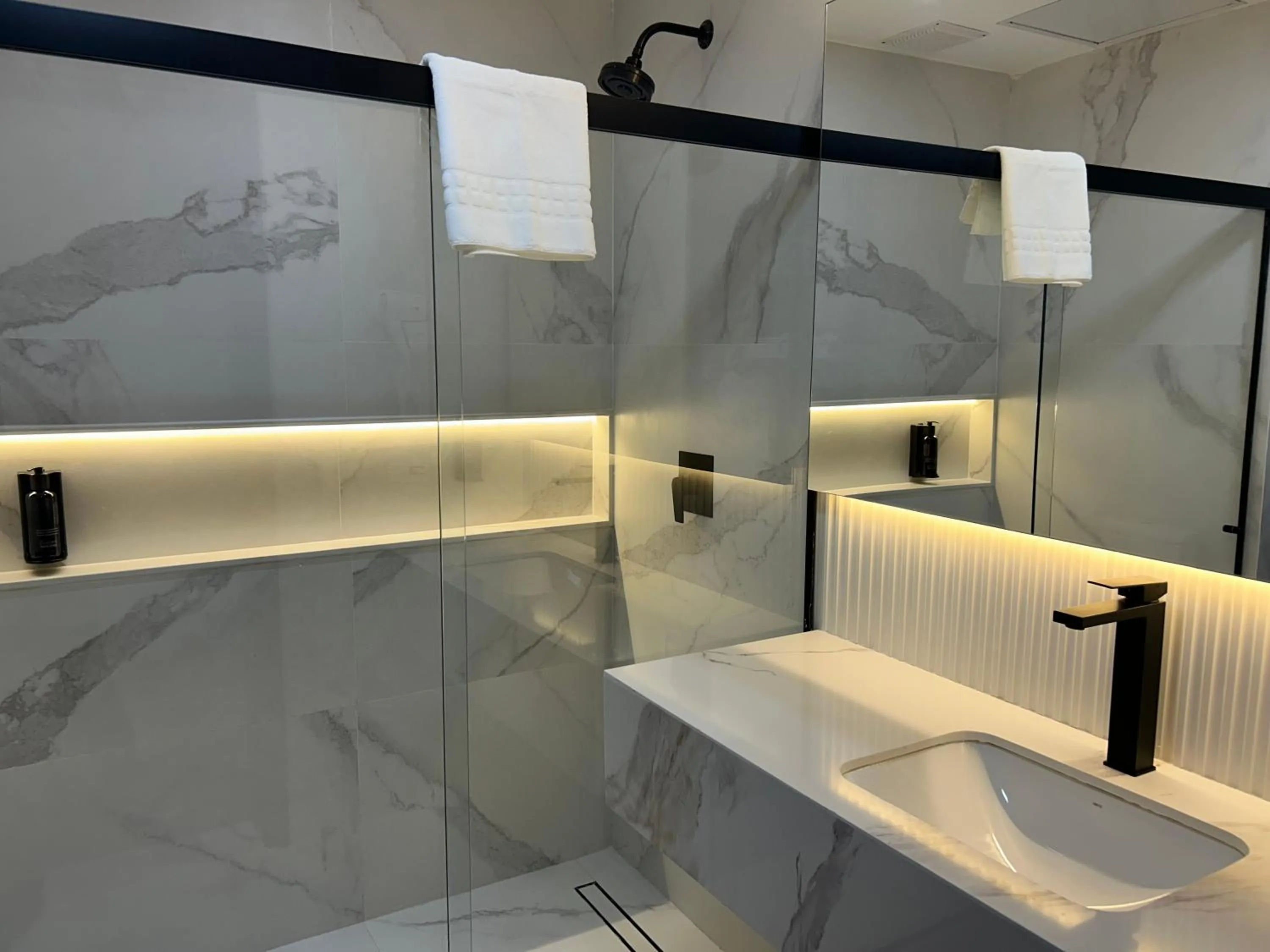 Bathroom in Américas Benidorm Hotel