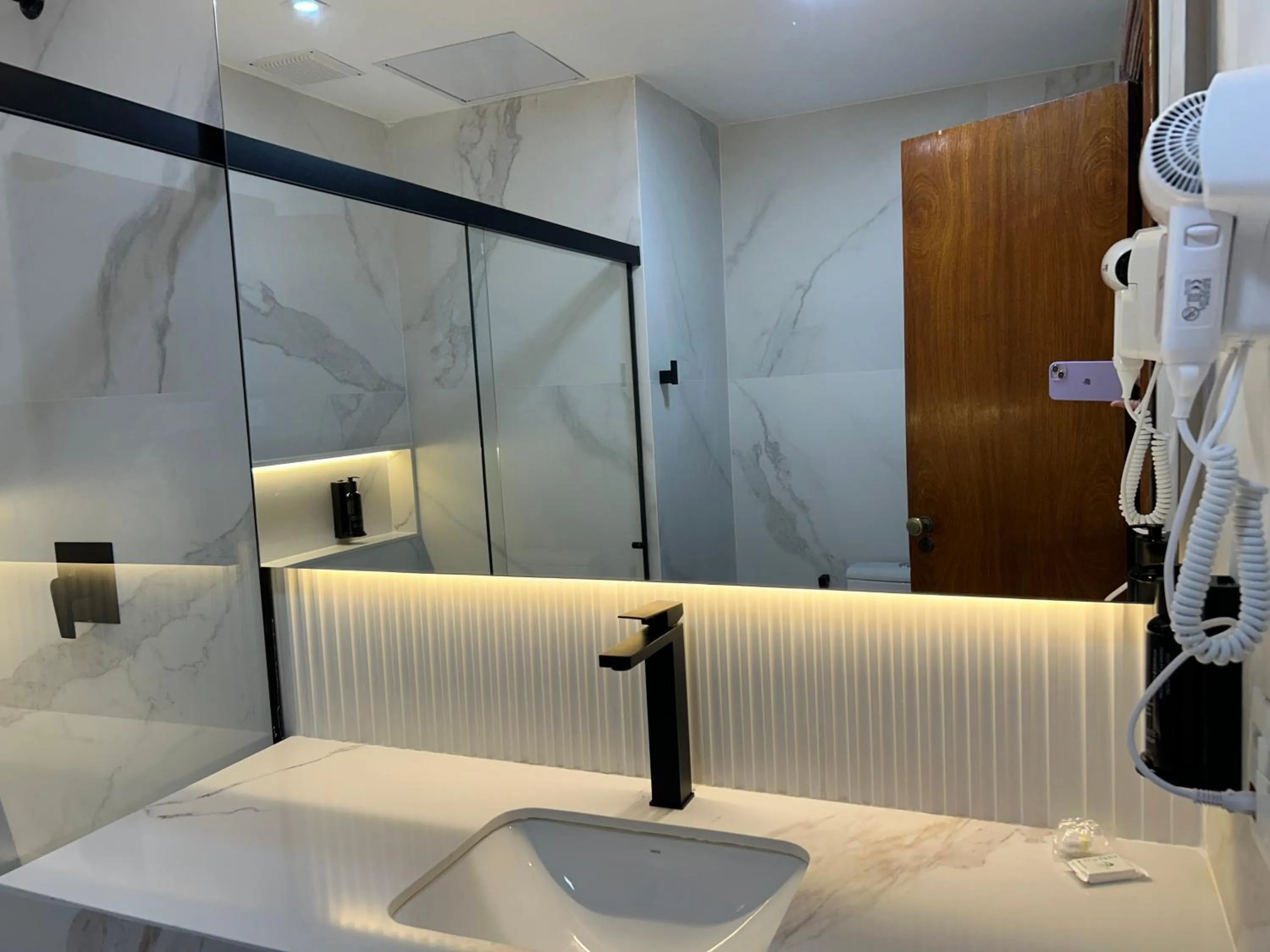 Bathroom in Américas Benidorm Hotel