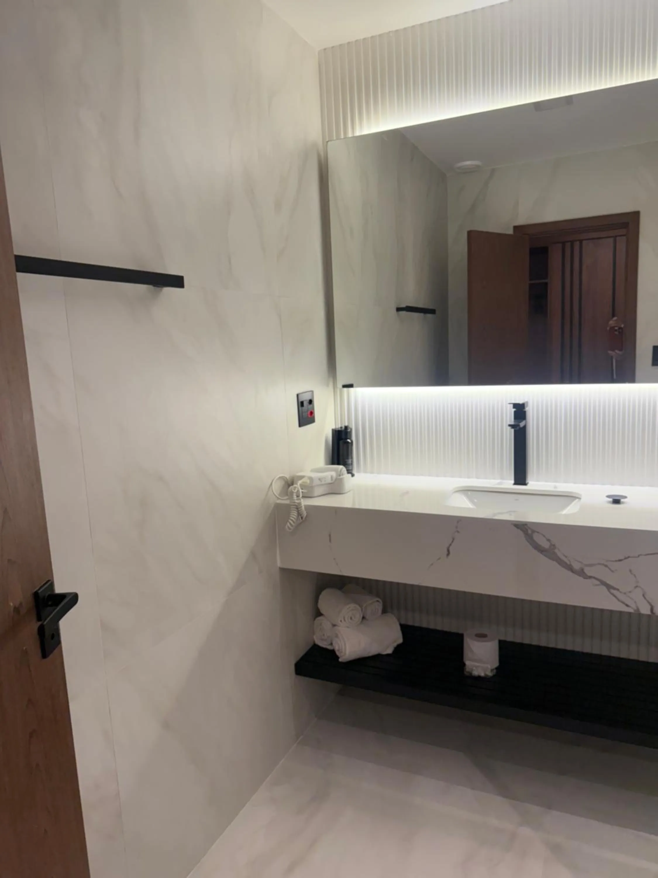 Bathroom in Américas Benidorm Hotel