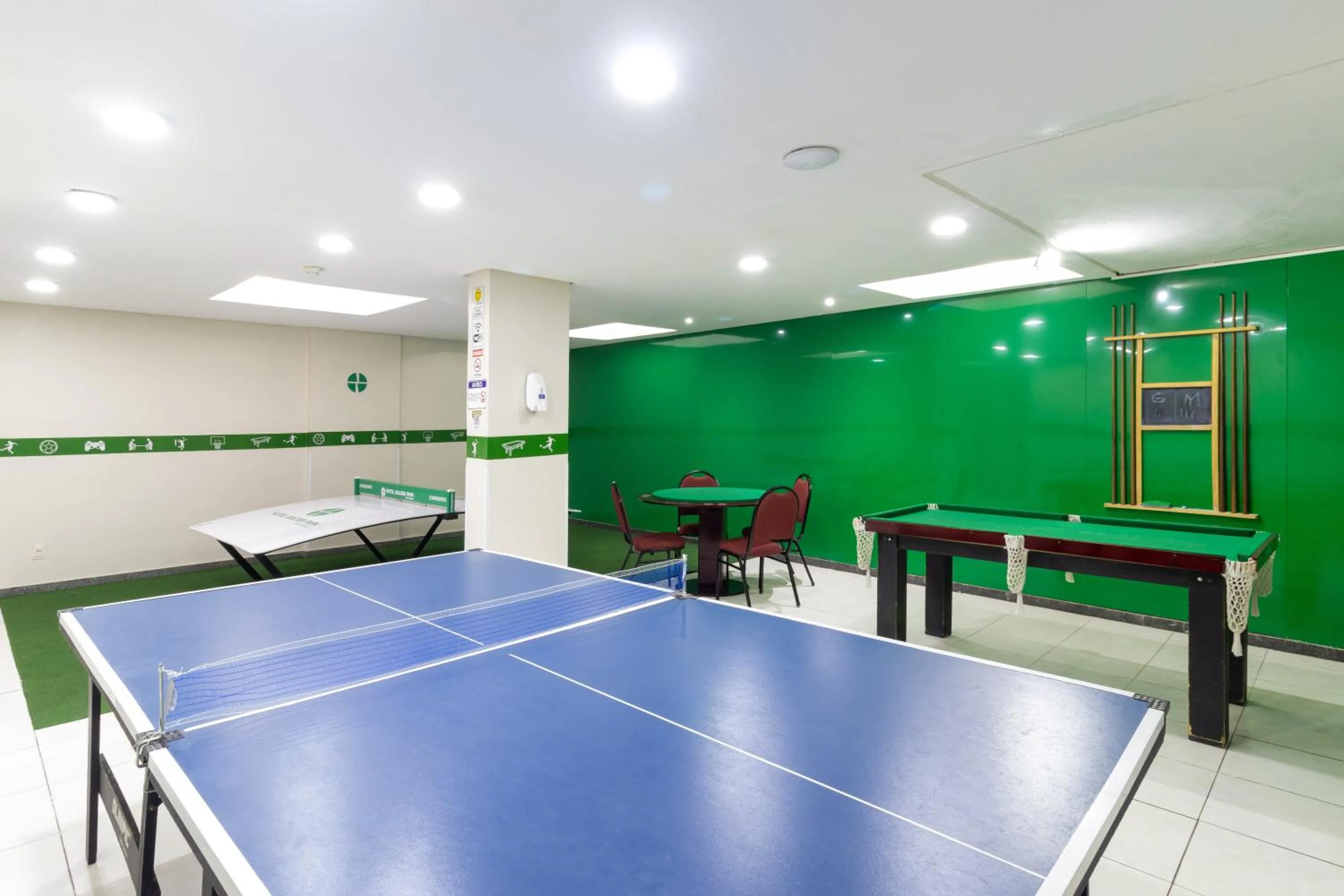 Game Room in Hotel Golden Park Recife Boa Viagem By Nacional Inn