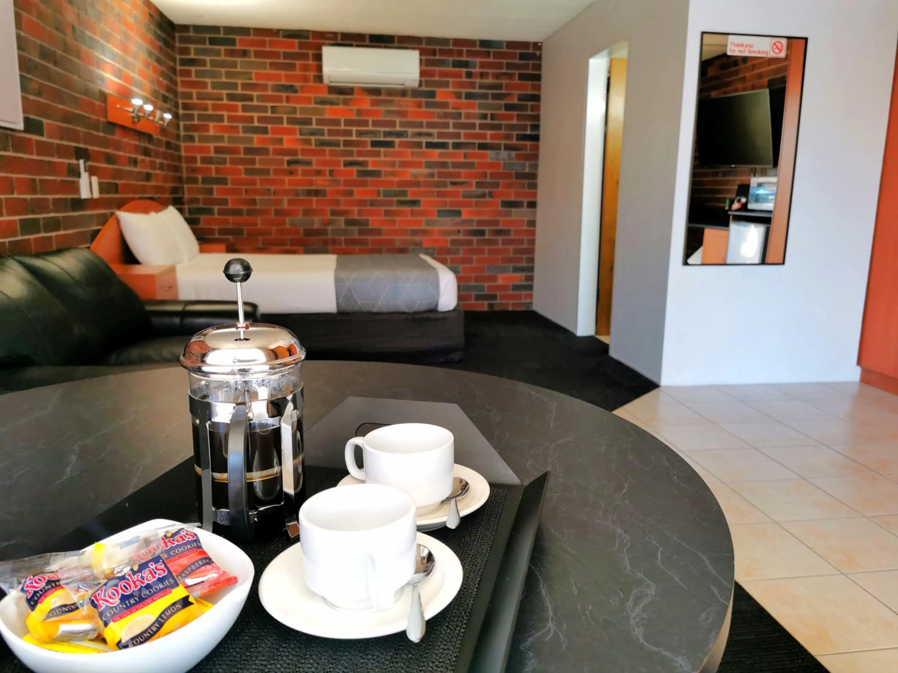 Town House Motor Inn