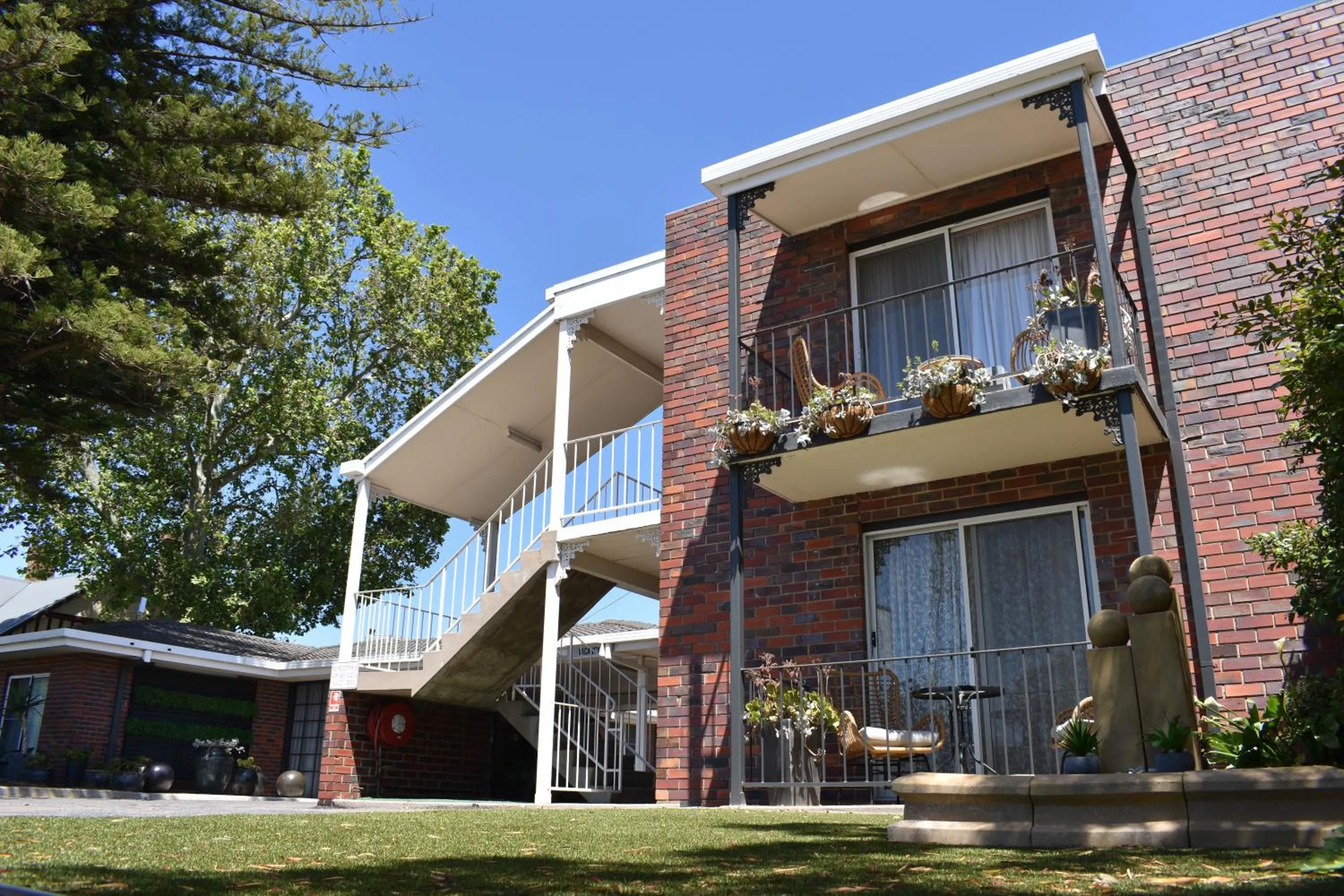 Town House Motor Inn