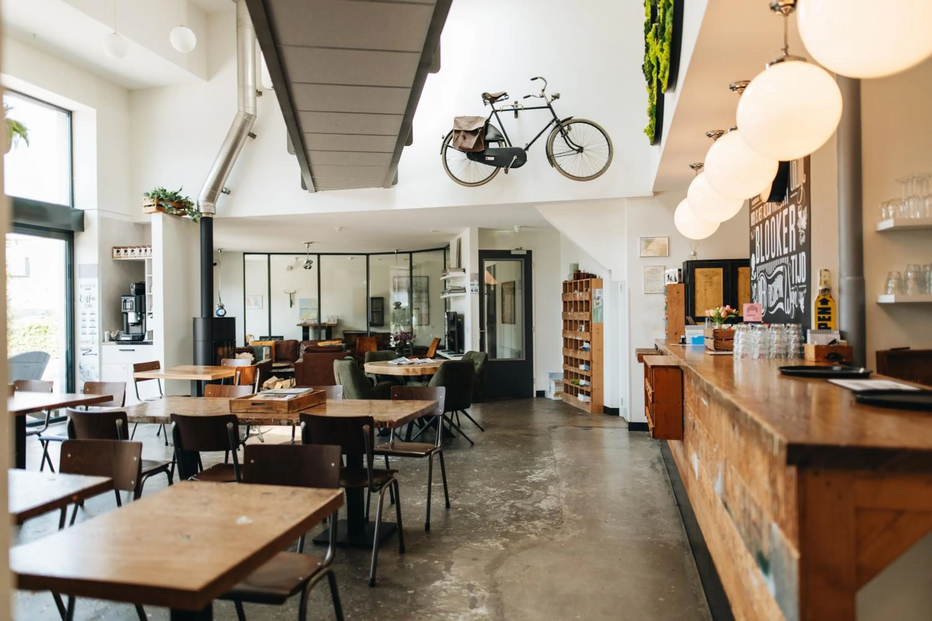 Property building in Hotel Blooker