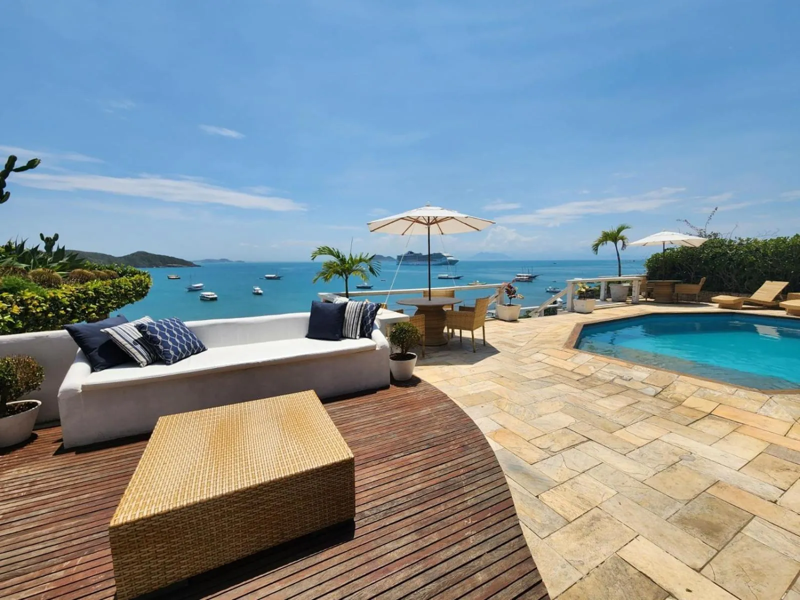 Swimming pool in Byblos Pousada