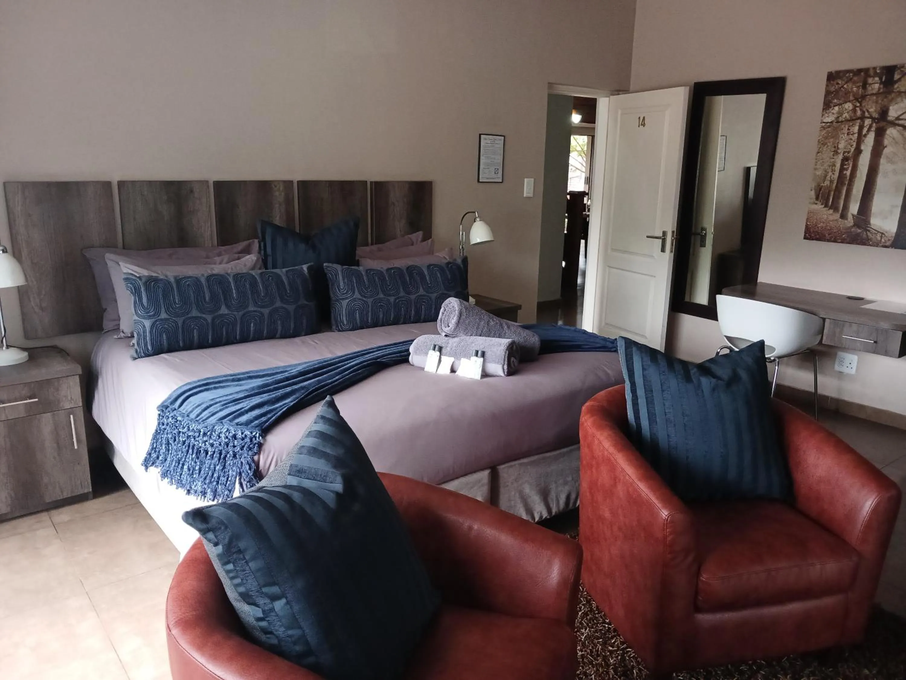 Bed in Blue Sparrow Guest House