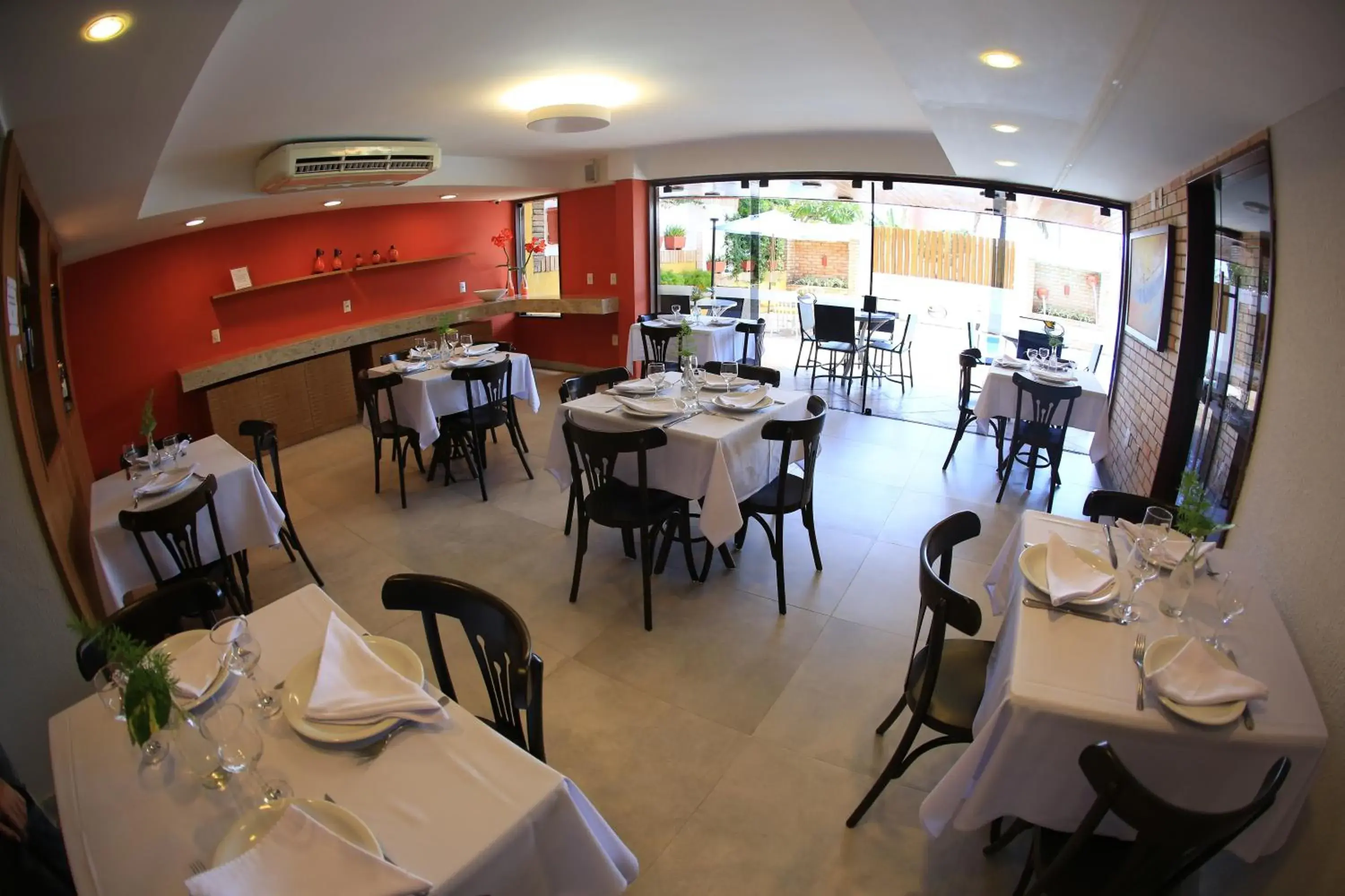 Restaurant/places to eat in Garbos Soleil Hotel Restaurant/places to eat in Garbos Soleil Hotel