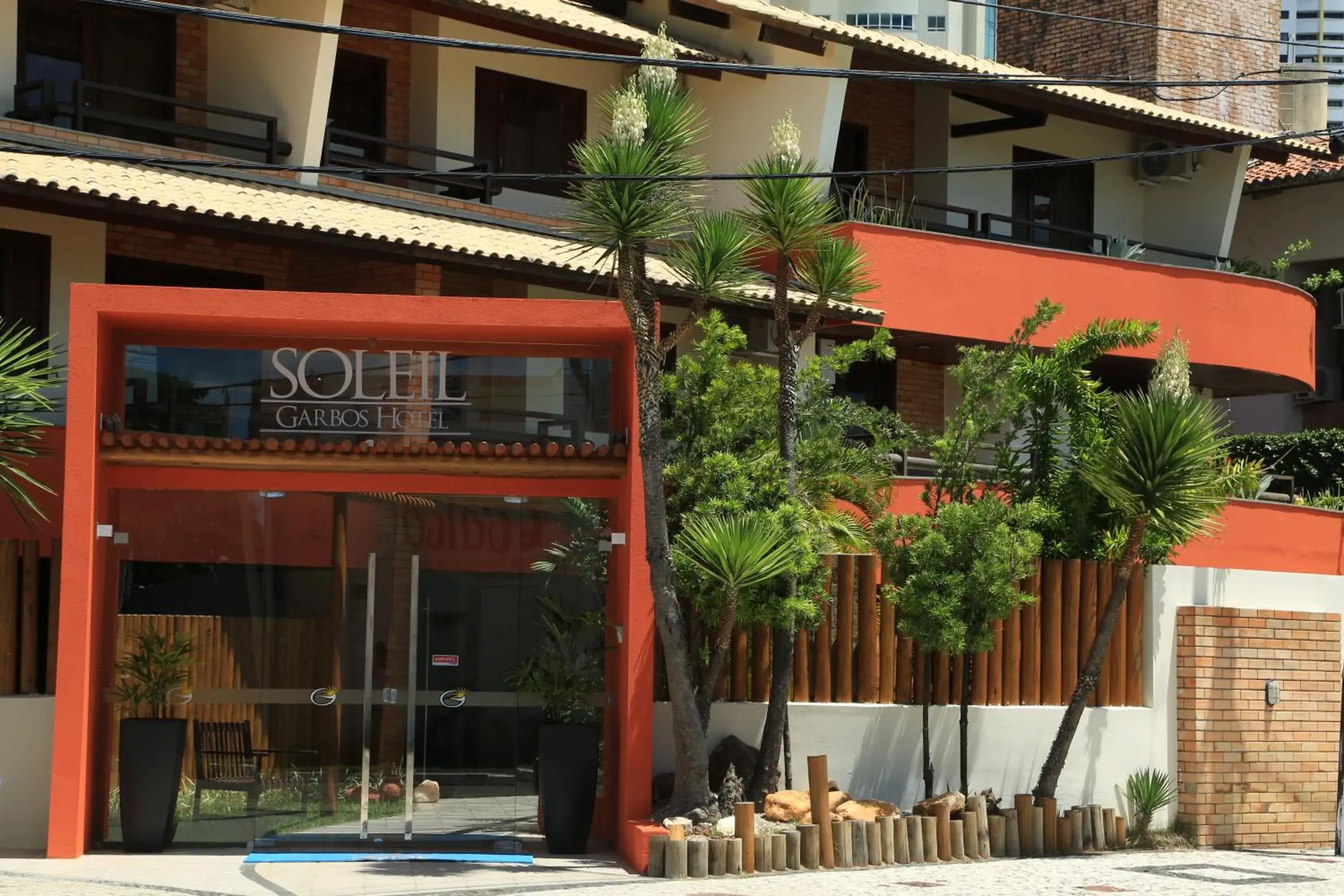 Facade/entrance in Garbos Soleil Hotel Facade/entrance in Garbos Soleil Hotel