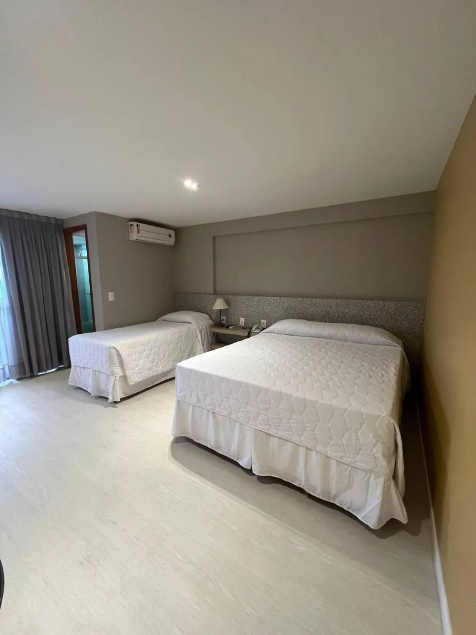 Bed in Paradise Flat