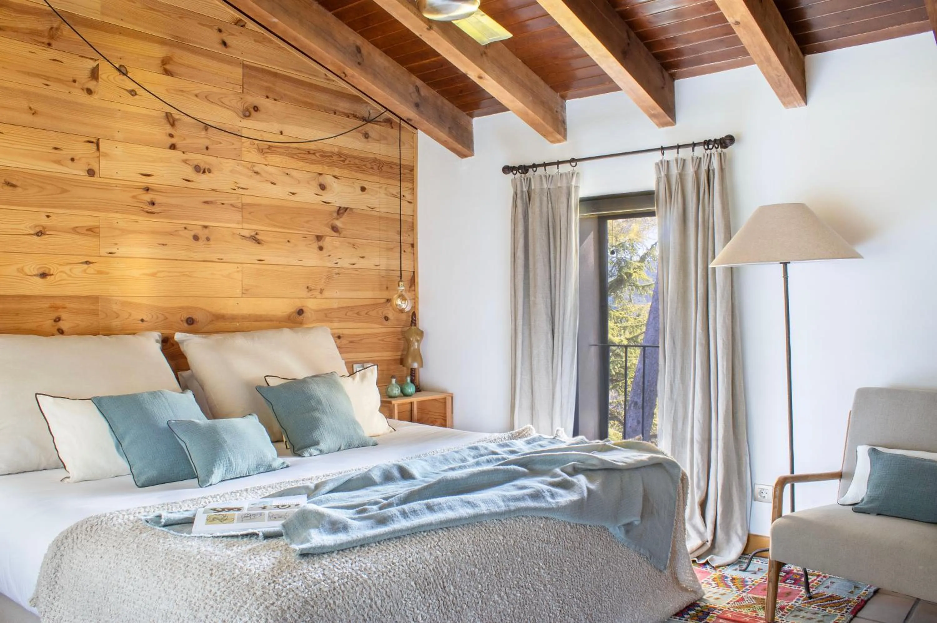 Bedroom, Bed in MasQi, The Energy House