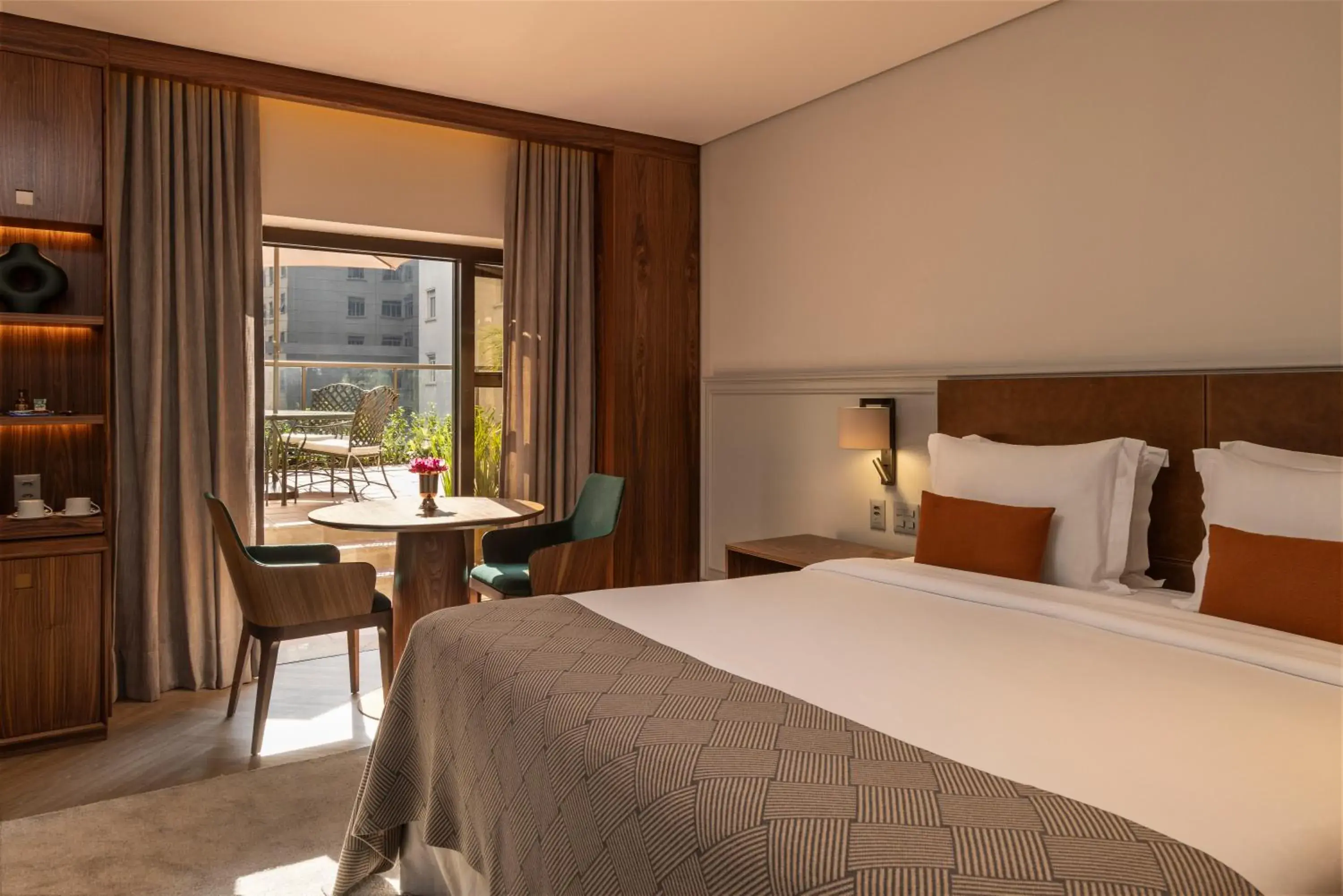 View (from property/room), Bed in L'Hotel PortoBay São Paulo View (from property/room), Bed in L'Hotel PortoBay São Paulo