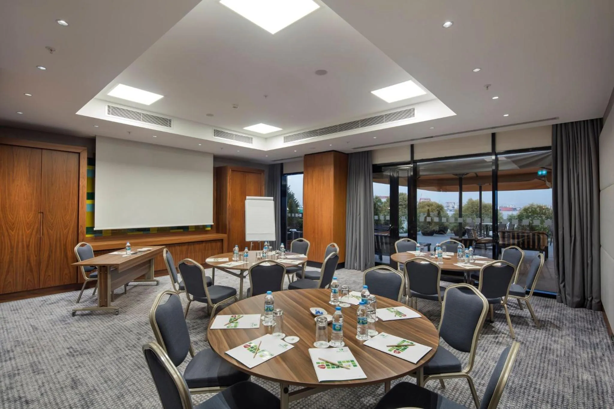 Meeting/conference room in Holiday Inn Istanbul - Tuzla Bay by IHG