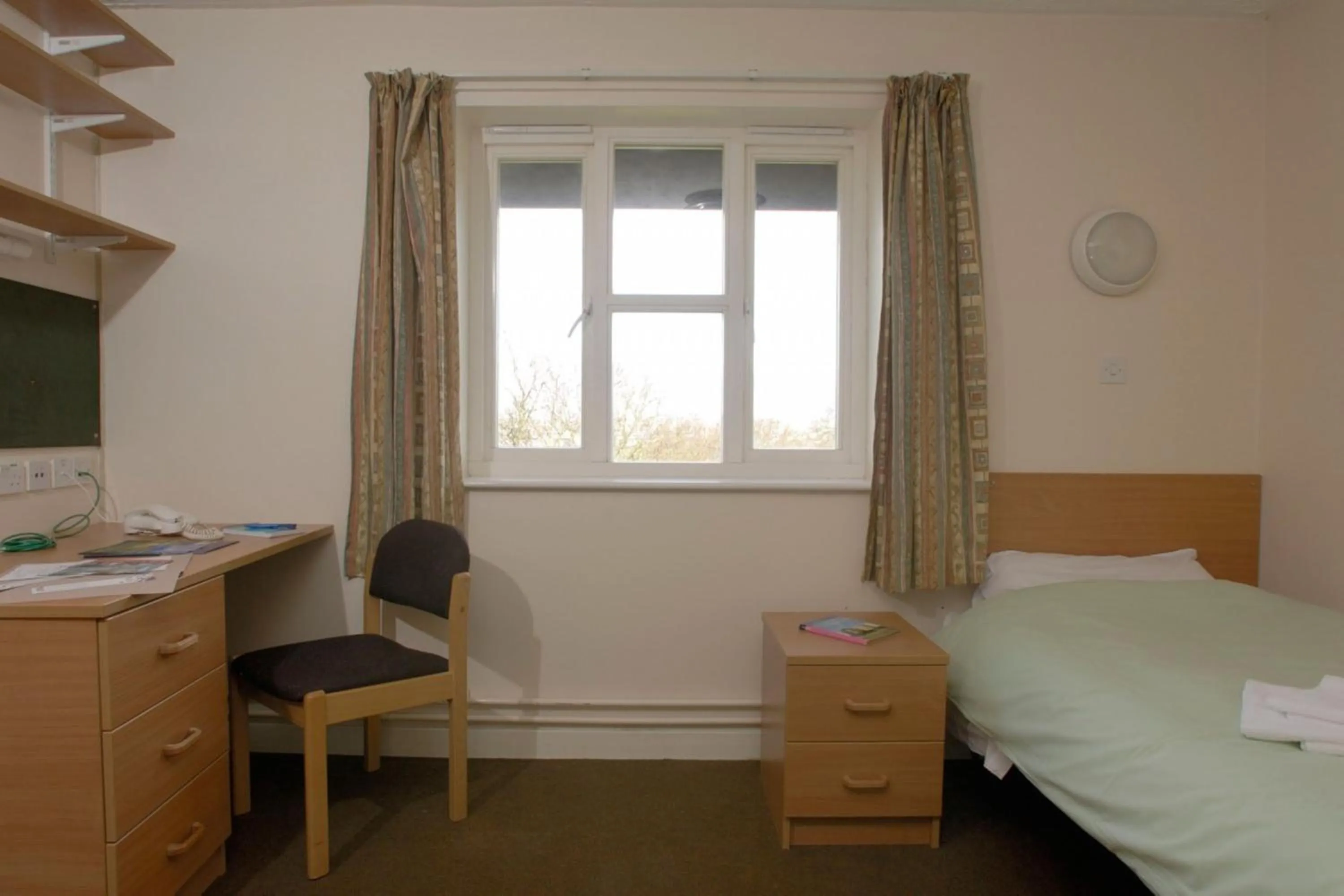 Bedroom, Bed in University of Essex - Colchester Campus