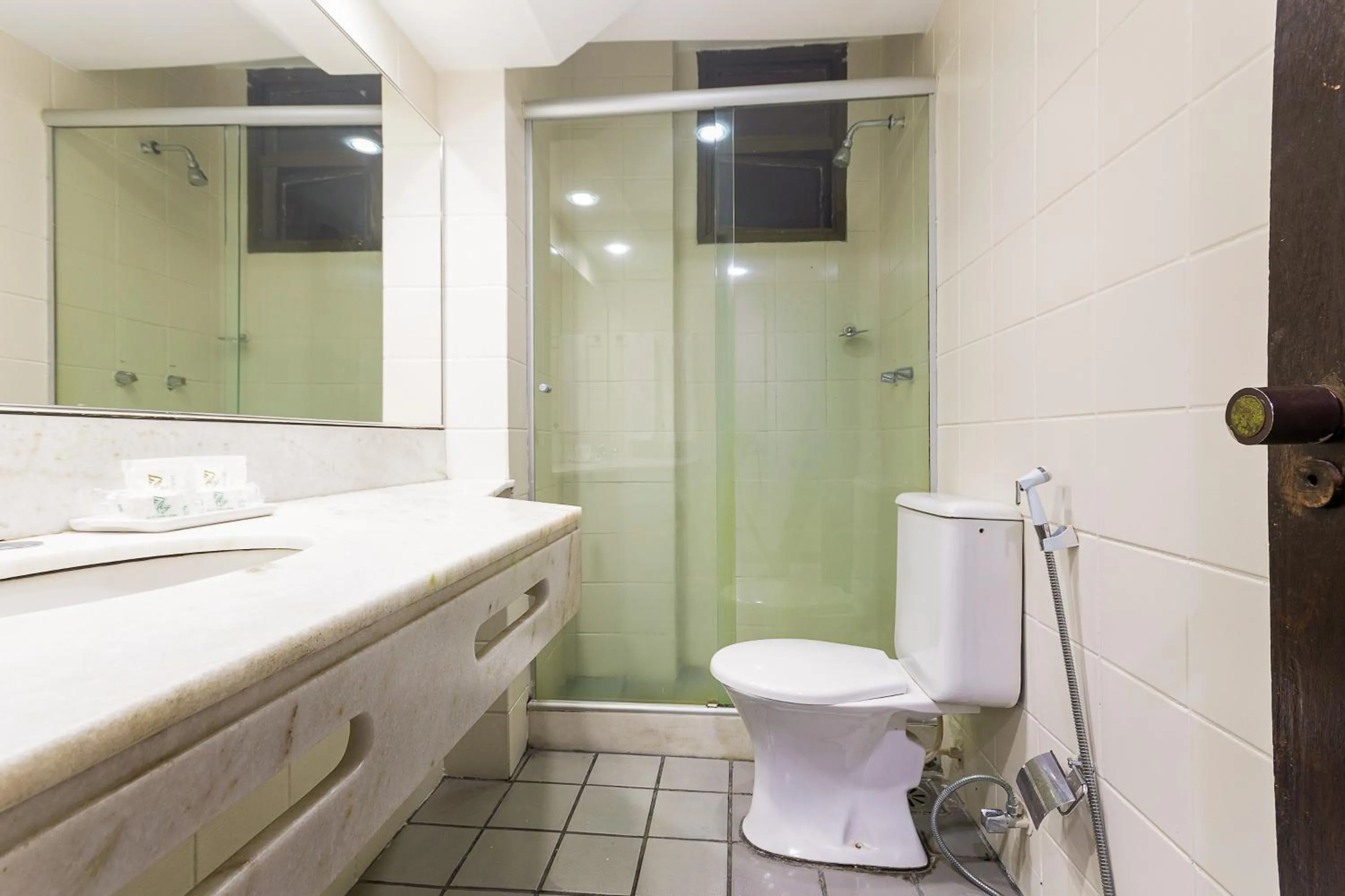 Bathroom in Hotel Golden Park Rio de Janeiro Aeroporto By Nacional Inn