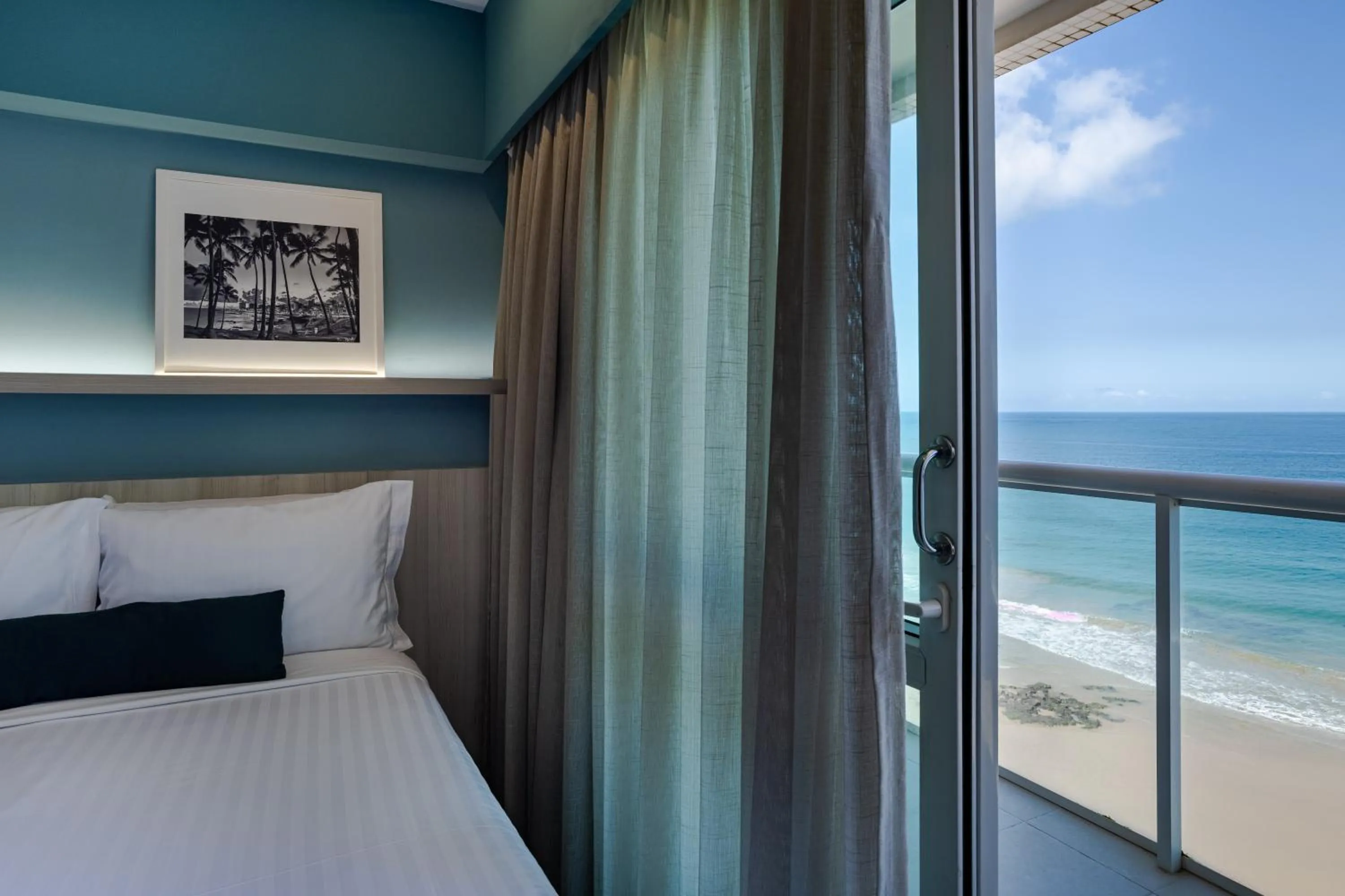 Bedroom, Bed in Monte Pascoal Praia Hotel Salvador