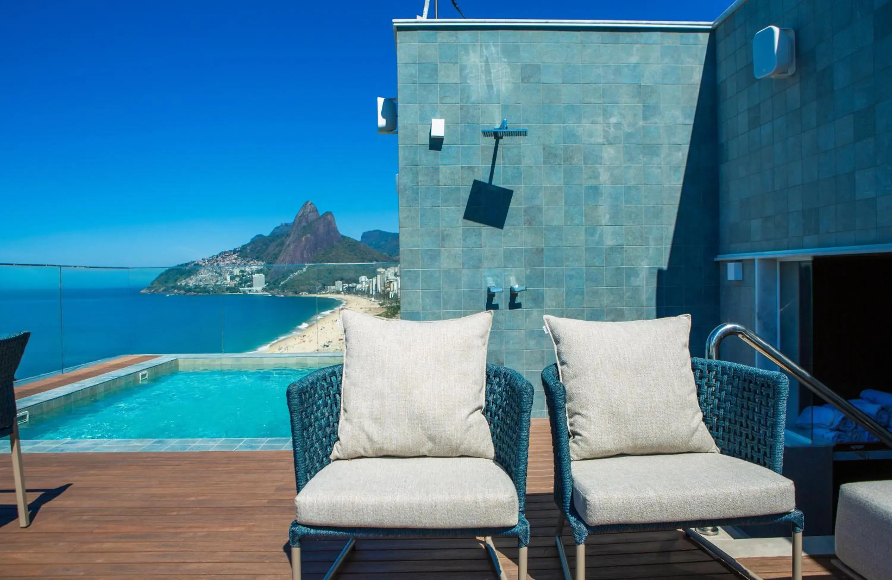 Swimming pool in Sol Ipanema Hotel Swimming pool in Sol Ipanema Hotel