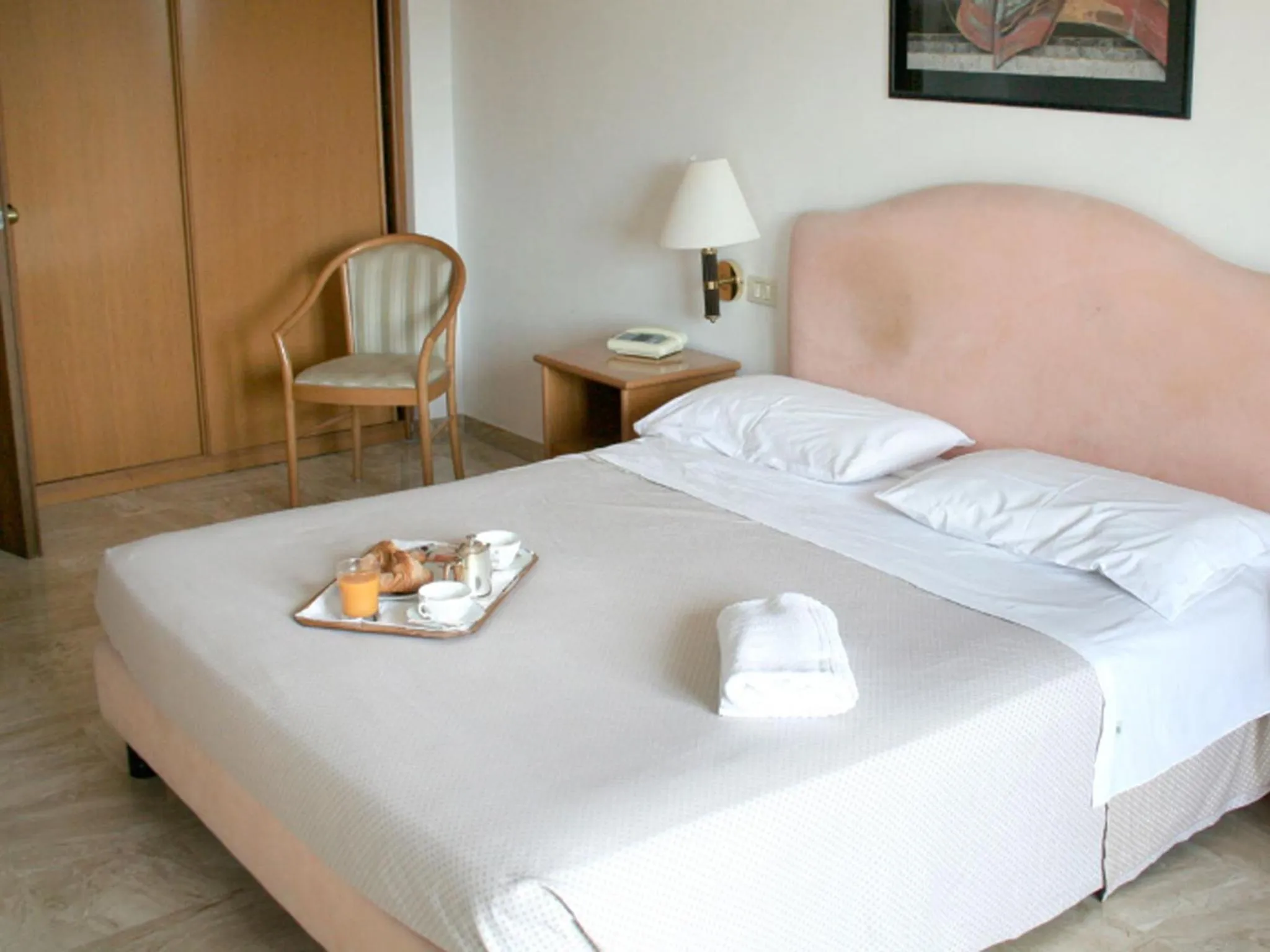 Bedroom, Bed in Sunny Palace Hotel Restaurant