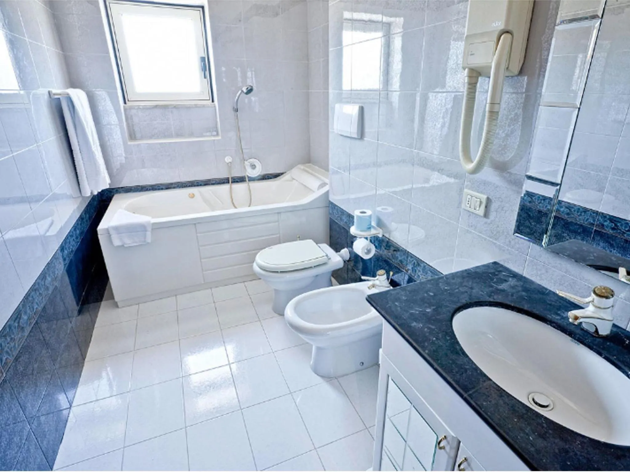 Bathroom in Sunny Palace Hotel Restaurant