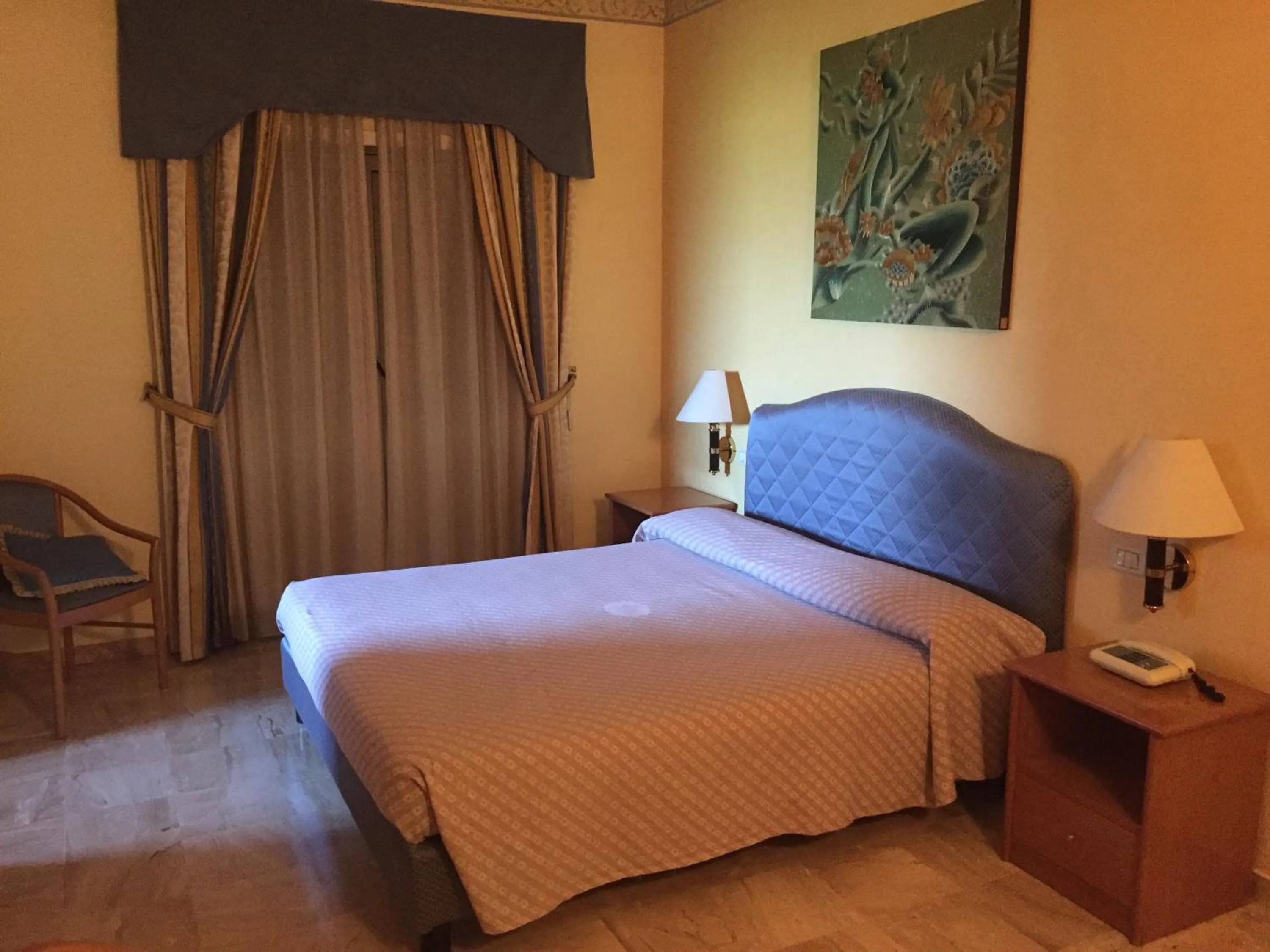 Photo of the whole room, Bed in Sunny Palace Hotel Restaurant