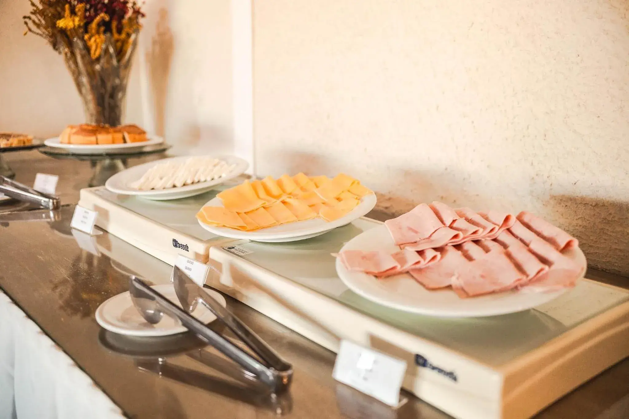 Food and drinks in Colonna Galapagos Garden Hotel Food and drinks in Colonna Galapagos Garden Hotel