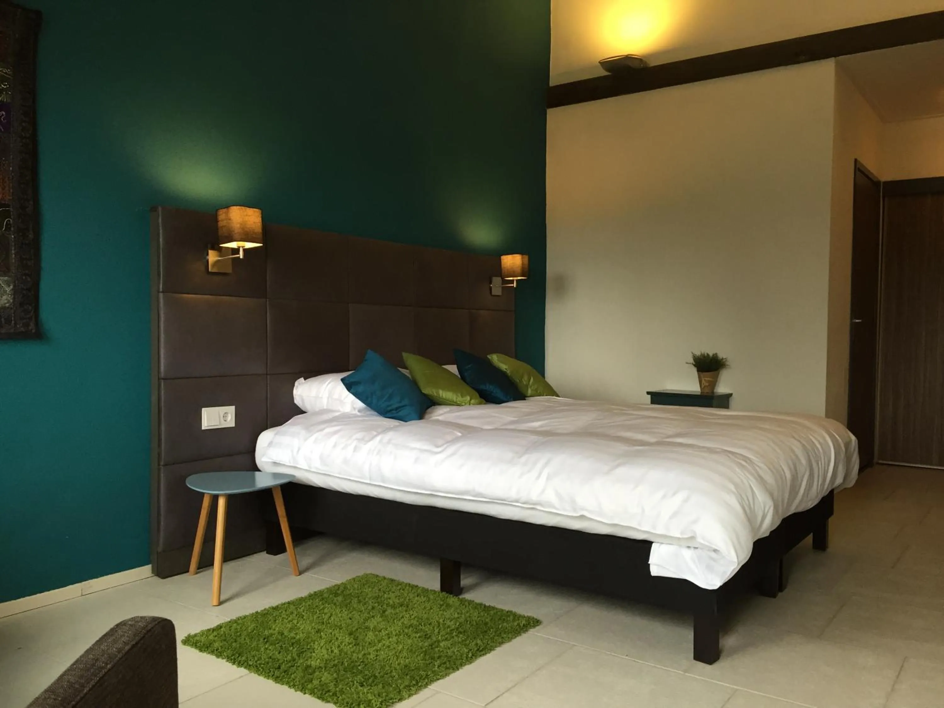 Photo of the whole room in Dunez men only resort