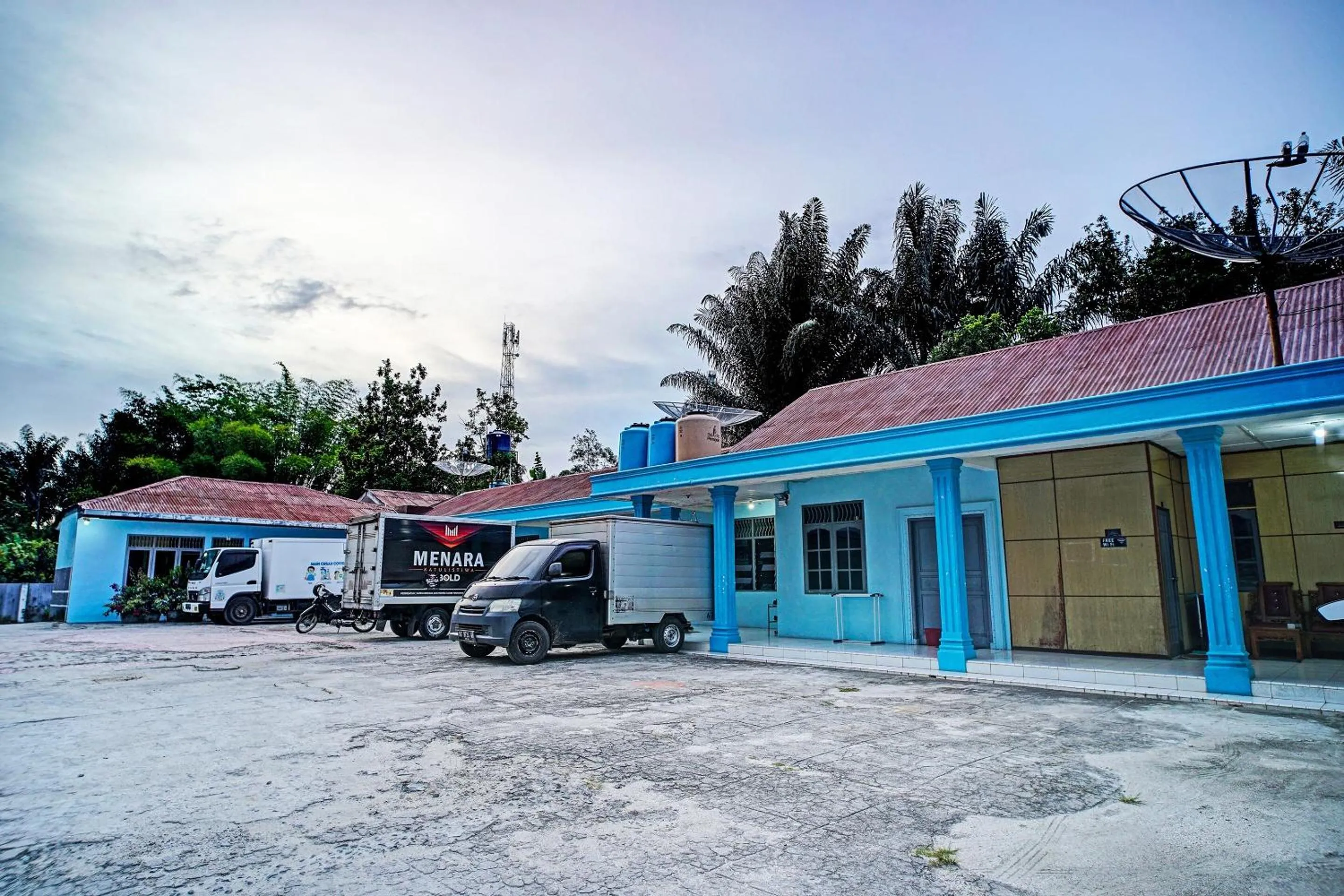 Facade/entrance in Hotel O Adela