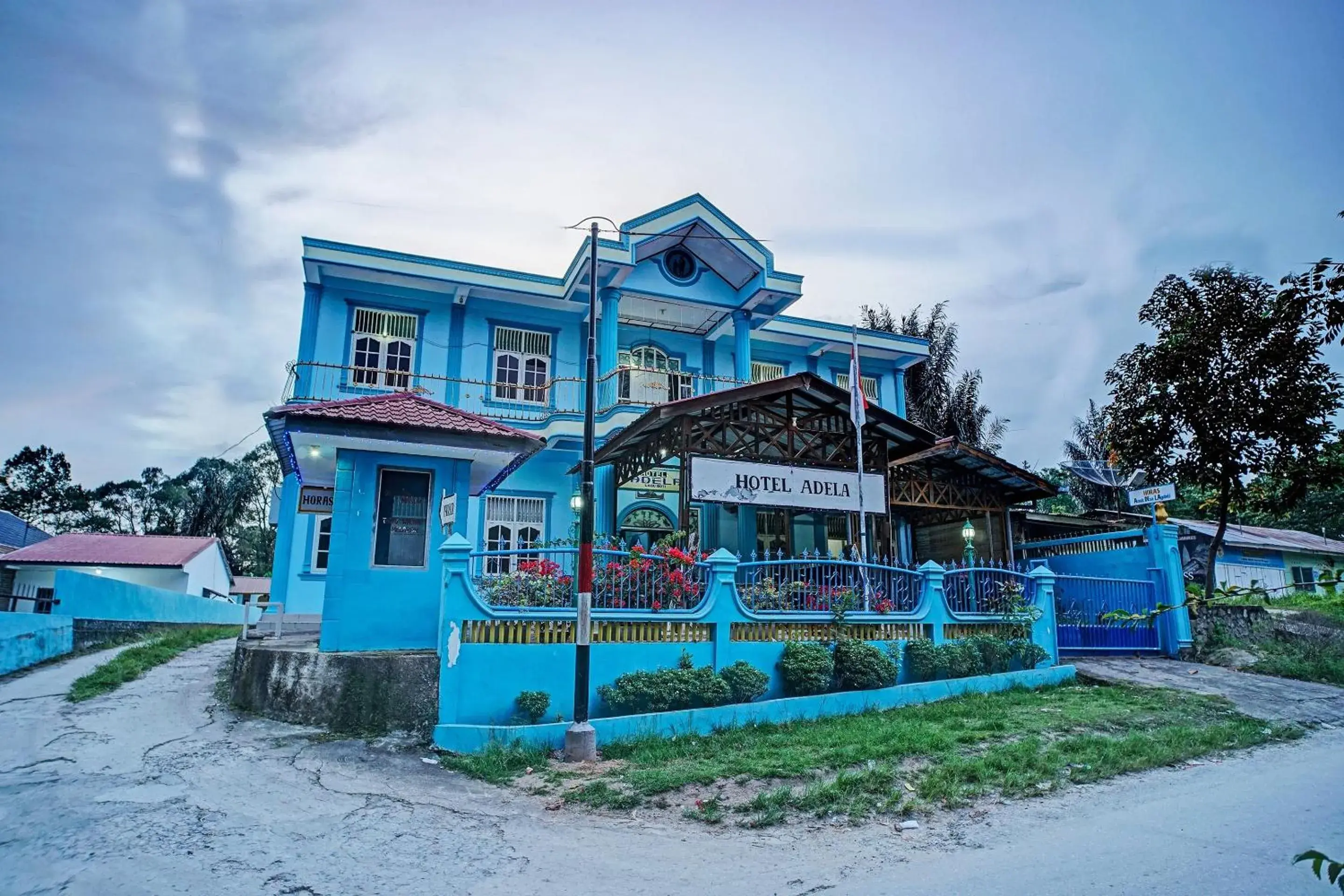 Facade/entrance in Hotel O Adela Facade/entrance in Hotel O Adela