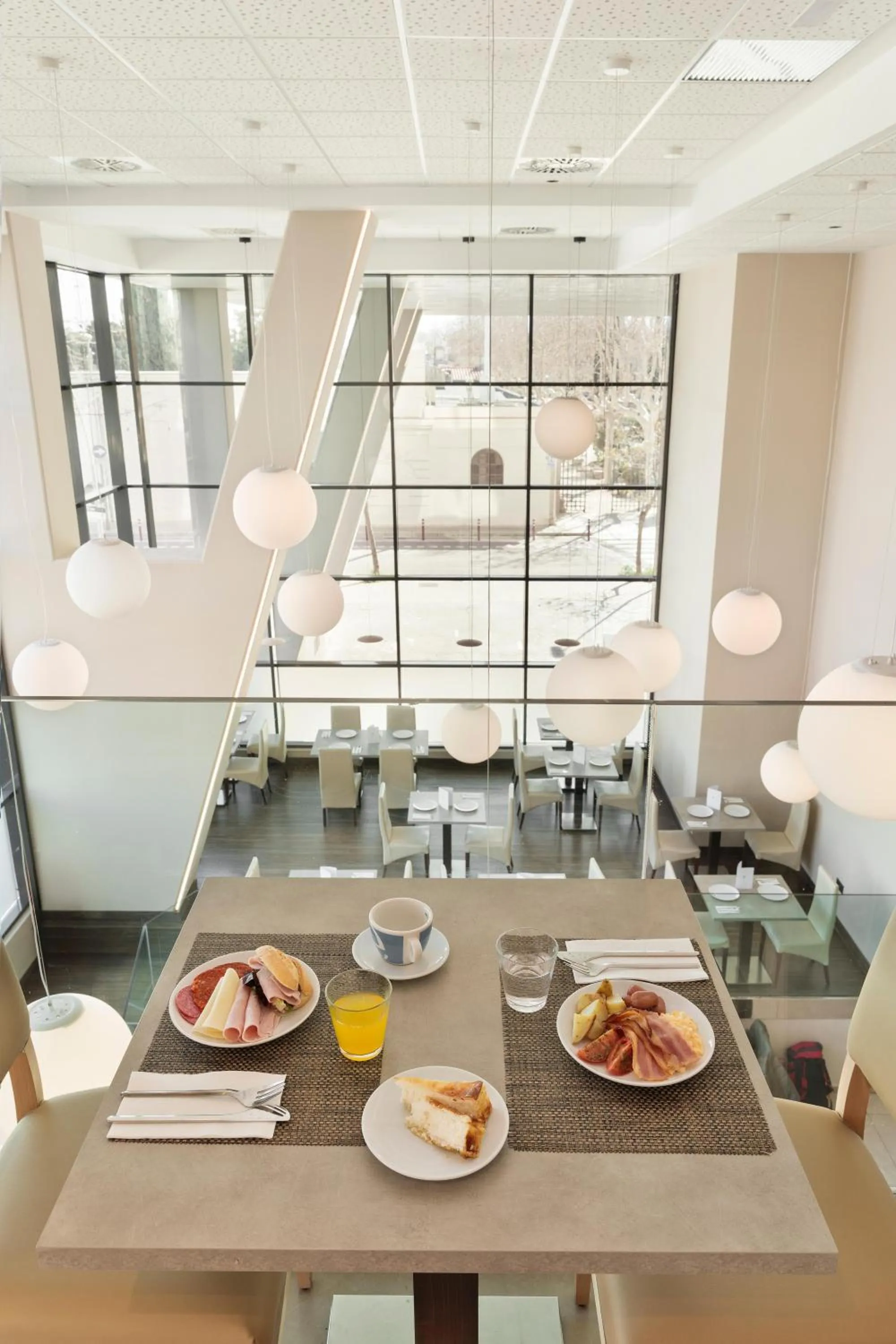 Restaurant/places to eat in Hotel Best 4 Barcelona