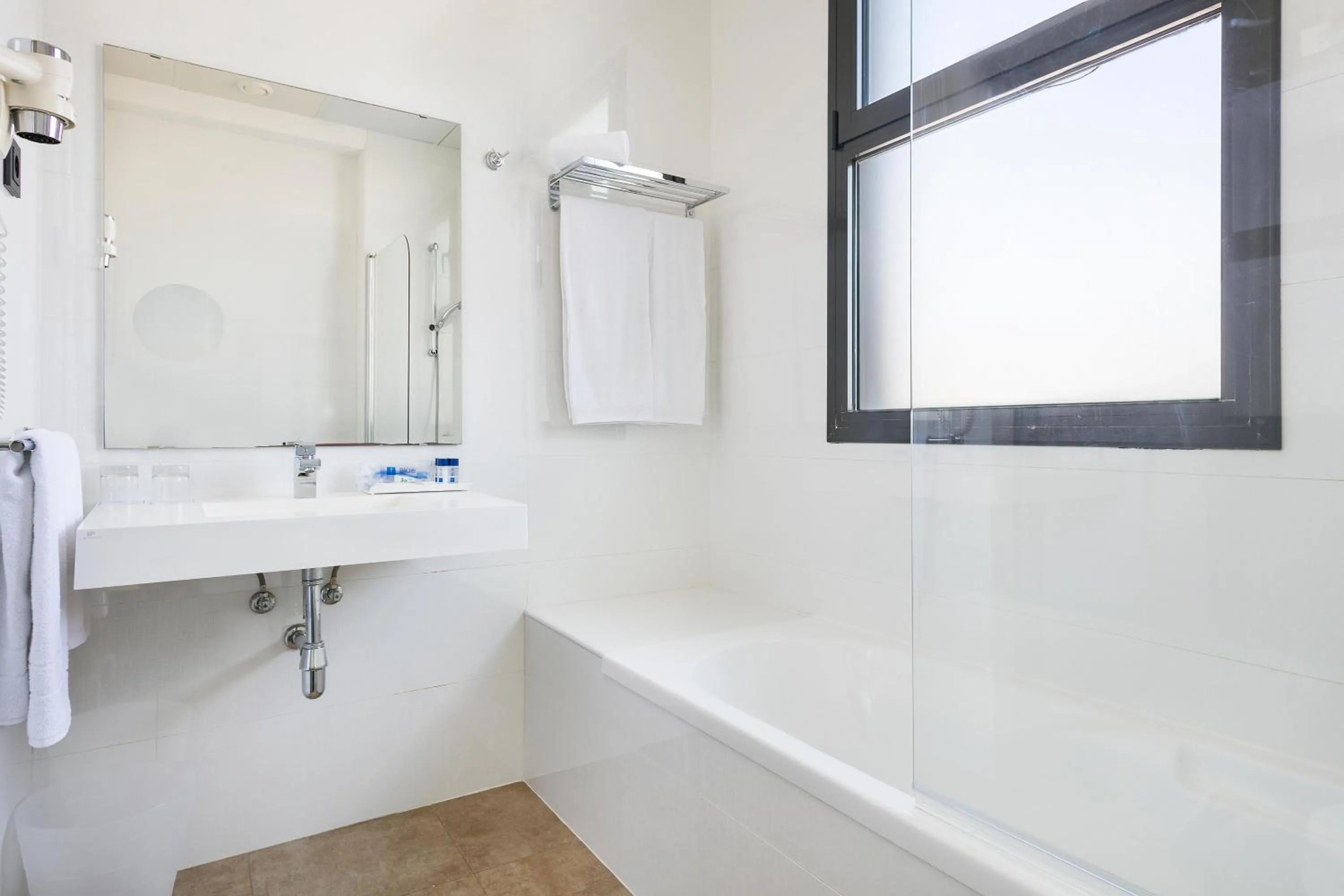 Bathroom in Hotel Best 4 Barcelona