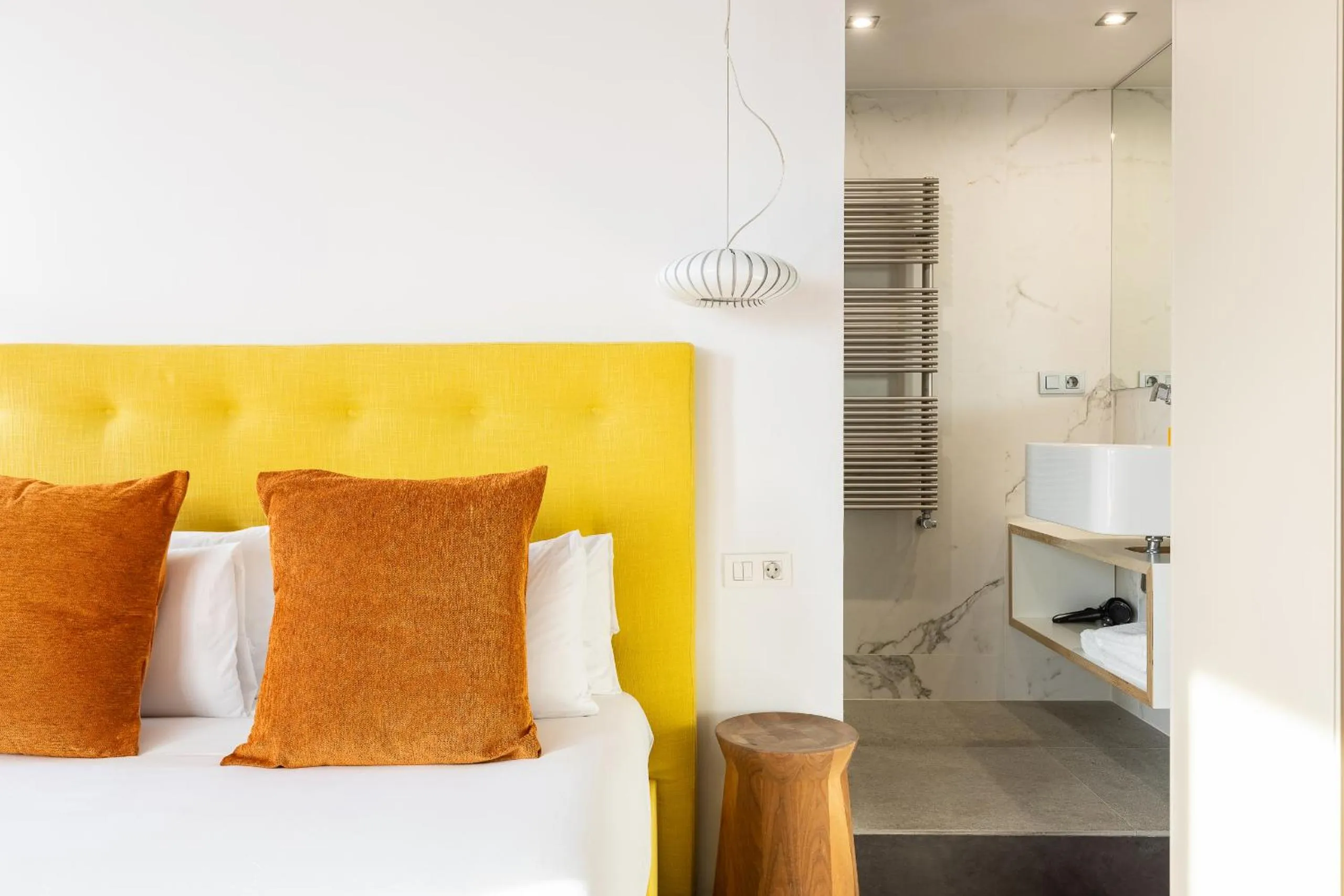 Bedroom, Bed in Cosmo Apartments Sants