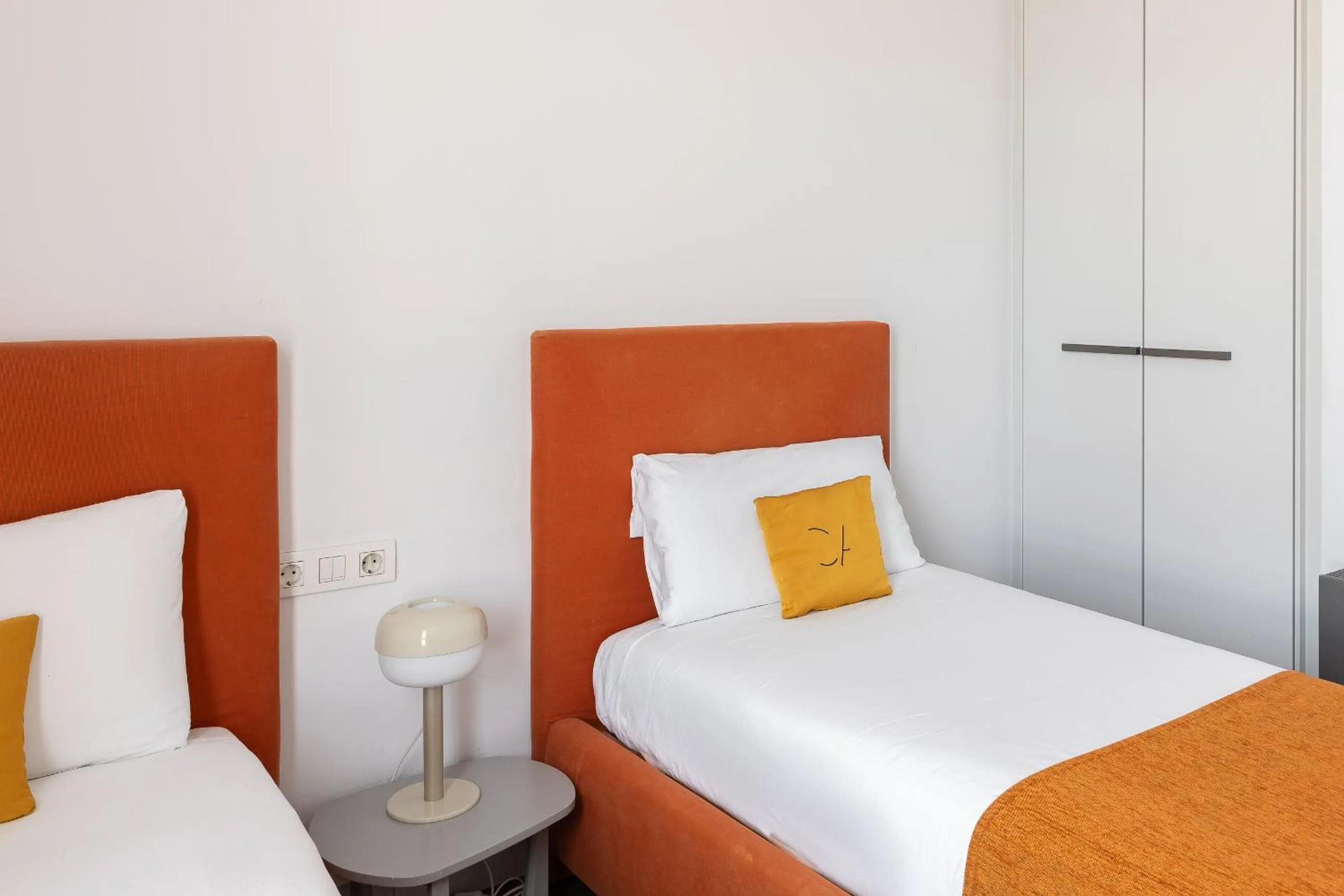 Bedroom, Bed in Cosmo Apartments Sants