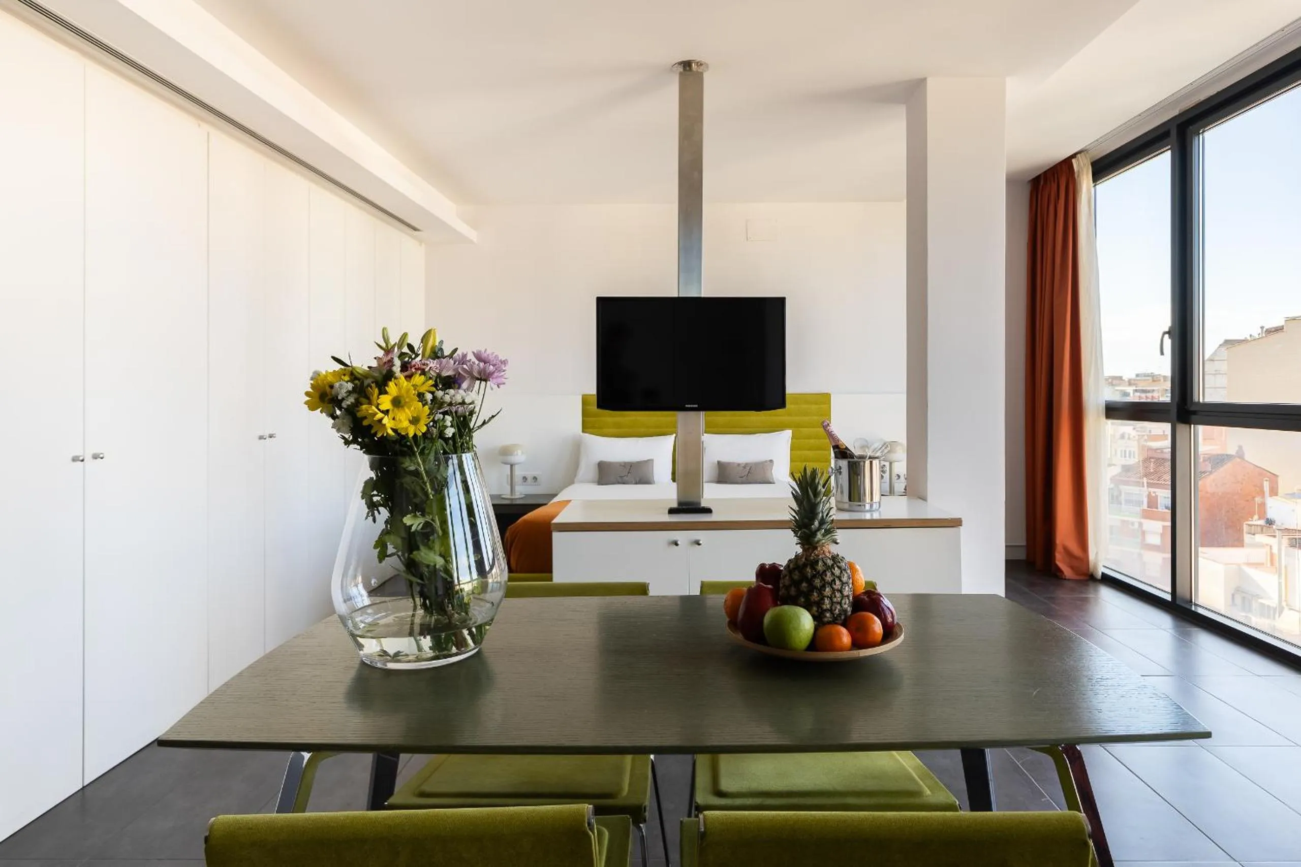 Dining area in Cosmo Apartments Sants